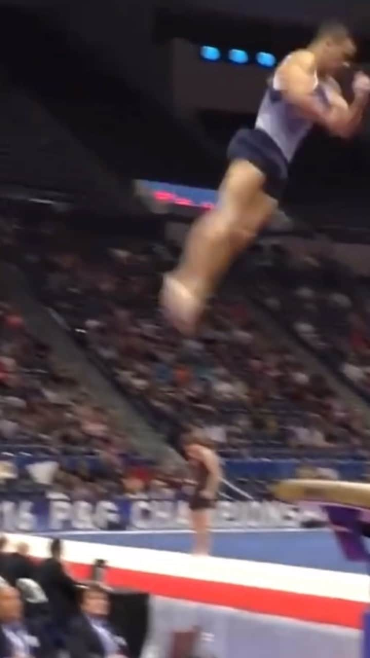 ジェイコブ・ダルトンのインスタグラム：「Man flipping around for a job was pretty fun. Thankful I got to experience the amount of time I did 🙏🏼   #gymnastics #vault」