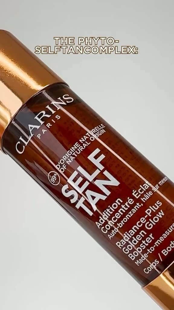 CLARINSのインスタグラム：「Our exclusive Self Tan Complex combines two 100% naturally sourced plant sugars, to produce a natural-looking tan ☀️   #Clarins #selftanner #sunlesstanning #glowyskin」