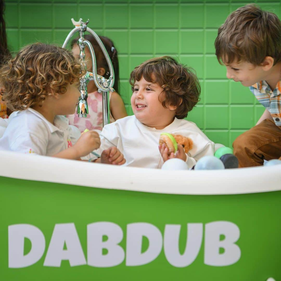 ジョエル・マーディニアンさんのインスタグラム写真 - (ジョエル・マーディニアンInstagram)「DABDUB is simply a range of BABY products with a BIG HEART ❤️ each time you purchase @dabdub we give back to Orphanages through THE RED CRESCENT 🌙❤️ DABDUB is also .AFFORDABLE  .PARABEN FREE .SULPHATE FREE  .Vegan .CRUELTY FREE  NO EXCUSE NOT TO LOVE DABDUB BABY 🧸💚🍏」5月23日 3時33分 - joellemardinian