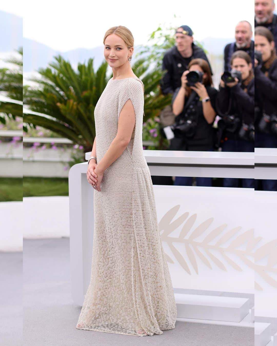 Just Jaredさんのインスタグラム写真 - (Just JaredInstagram)「Jennifer Lawrence steps out in a woven @dior dress for the #BreadandRoses photocall at Cannes Film Festival, next to director Sahra Mani. #JenniferLawrence #SahraMani Photos: Getty」5月23日 3時42分 - justjared