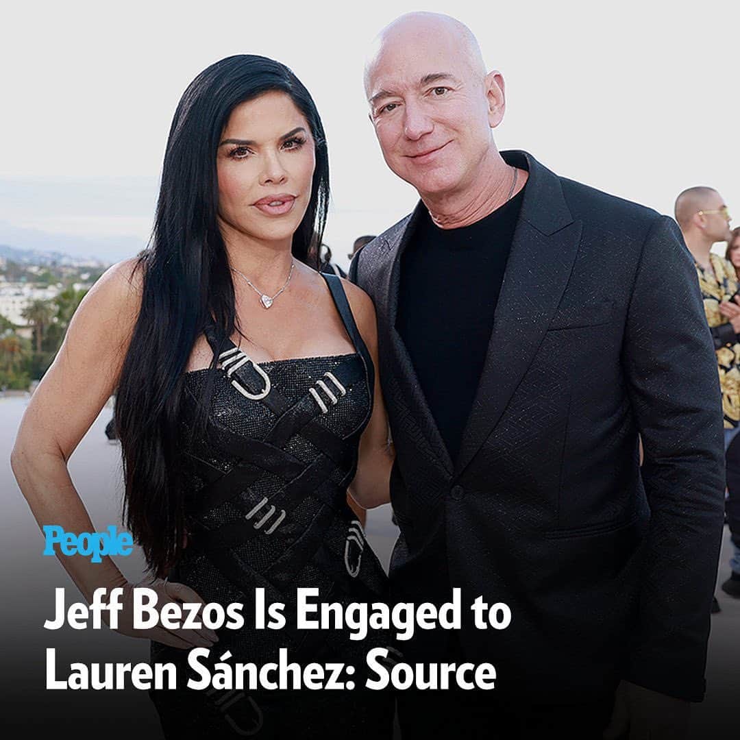 People Magazineさんのインスタグラム写真 - (People MagazineInstagram)「Wedding bells will ring for Jeff Bezos and Lauren Sánchez. The Amazon co-founder is engaged to the Emmy-winning journalist, a source confirms to PEOPLE. Read the full story at the link in our bio. | 📷: Emma McIntyre/Getty」5月23日 3時44分 - people
