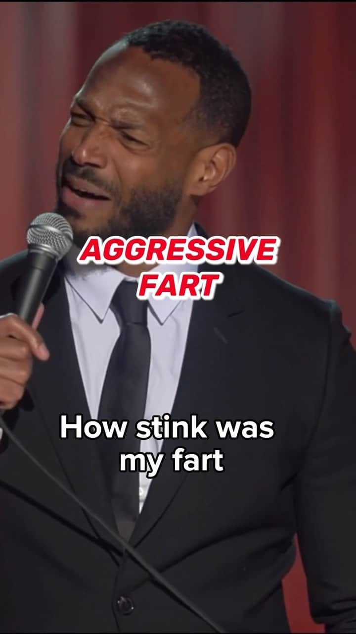 マーロン・ウェイアンズのインスタグラム：「It Smelt So Bad!🤢🤣  Upcoming Shows 6/2 | PASADENA, CA 6/9-6/10 | COLUMBIA, SC 6/23-6/24 | SAN FRANCISCO, CA 6/30-7/2 | LA JOLLA, CA 7/8 | TULSA, OK  Links For Tix In My Bio☝🏽☝🏽  Go Watch #TheHeadliners on #hbomax  #standup #fart #gas #cheese #vegan #joke #standupcomedy」