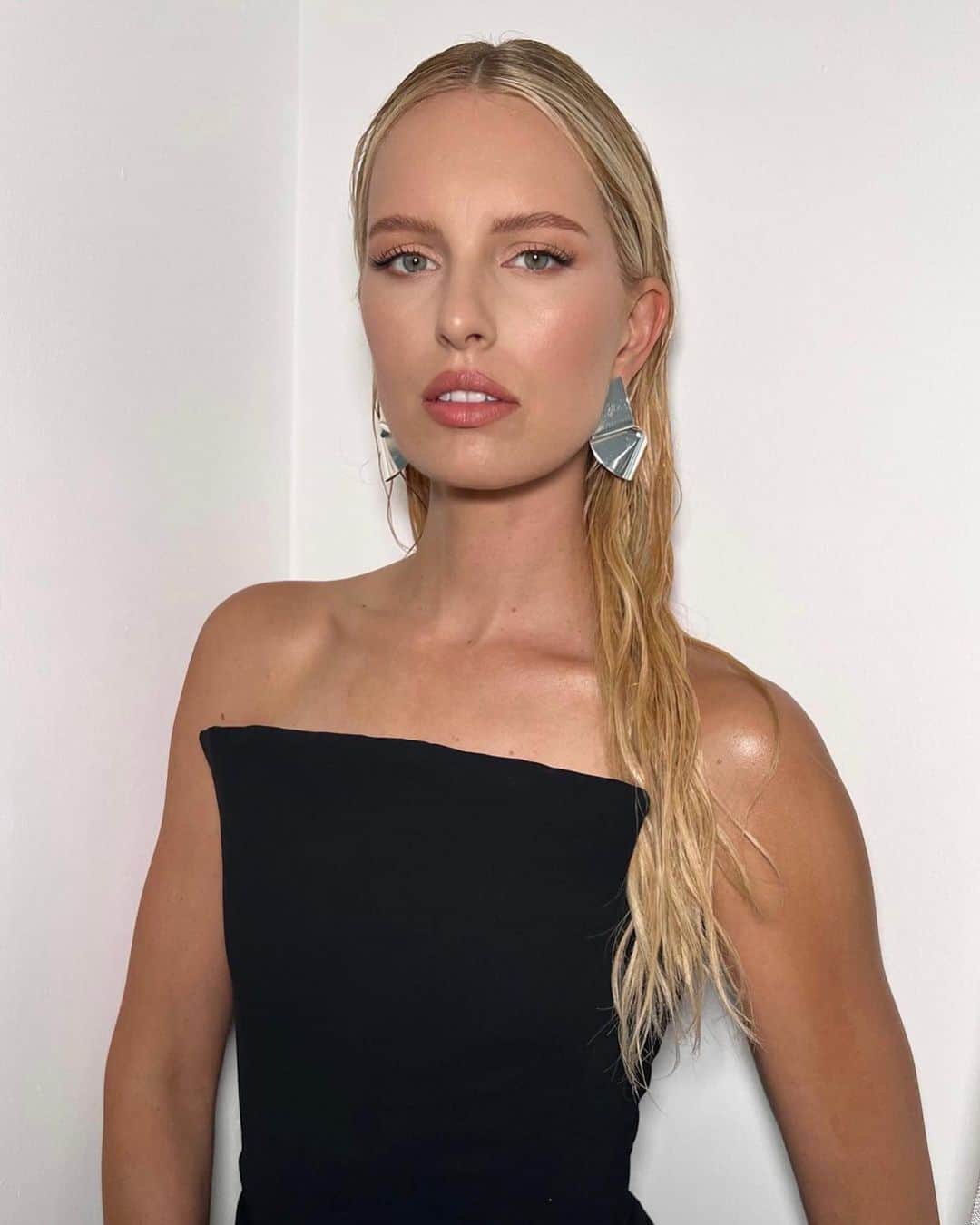 カロリナ・クルコヴァさんのインスタグラム写真 (カロリナ・クルコヴァInstagram)「 Keeping things simple