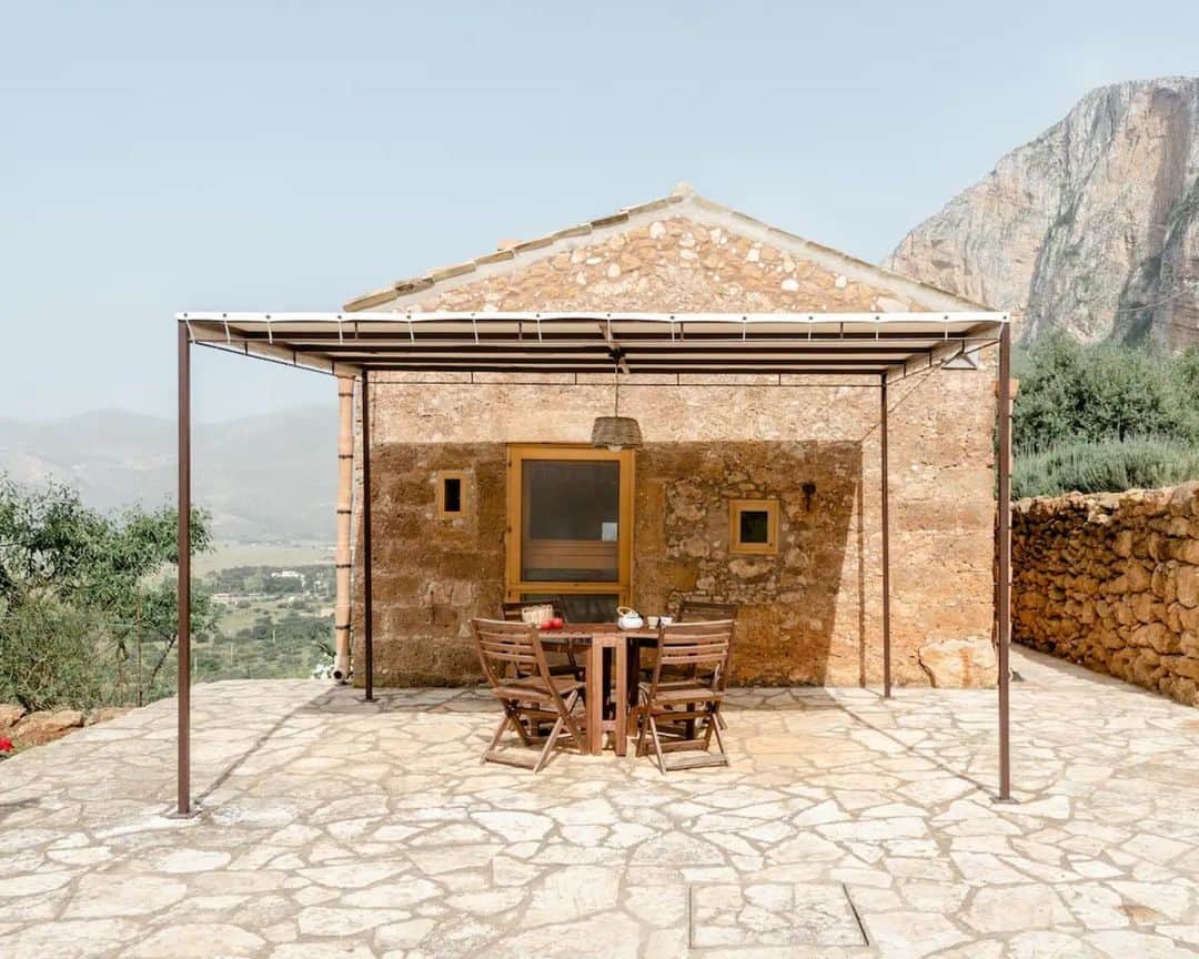 Airbnbのインスタグラム：「Live like a Sicilian 200 meters above the Gulf of Cofano.」