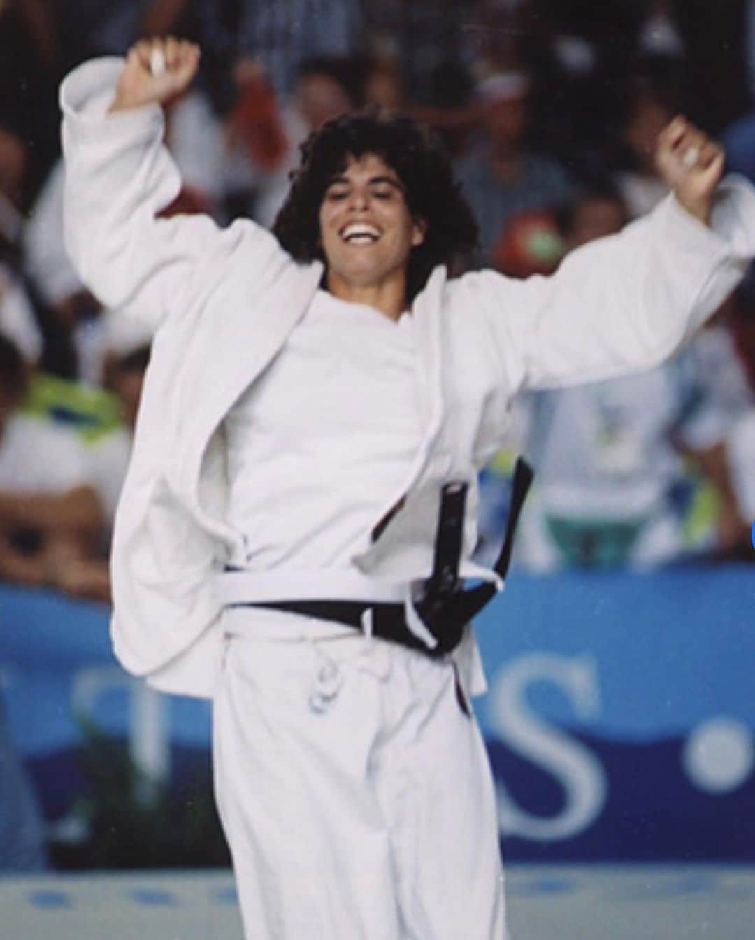 バズーカ岡田（岡田隆）さんのインスタグラム写真 - (バズーカ岡田（岡田隆）Instagram)「イスラエルオリンピック委員会会長ヤエル・アラドさん  イスラエルにおいて、全競技で初のオリンピックメダリスト（1992年バルセロナ五輪、柔道銀メダル）。レジェンドです。在イスラエル日本国大使館のおかげで面会させていただく事ができました。Yaelさんと友達のShlomoも駆けつけてくれました。両国のスポーツ、学術の交流について話す事ができました。貴重な機会をありがとうございました。  Yael Arad. President - The Olympic Committee of Israel  She is an Israeli legend, the first winner of an Olympic medal in the overall sports of Israel (1992 Barcelona Olympic judo silver medal). The Embassy of Japan in Israel arranged to meet her. And her friend (of course, my friend), Mr. Shlomo Sabia, joined us to help. We discussed sports and academic exchanges between Israel and Japan and will collaborate intimately. I am honored to meet you!  #yaelarad  #judo  #olympics  #バズーカ岡田  #bazookaokada  #日本体育大学  #nipponsportscienceuniversity  #nssu  #israel  #japan」5月23日 4時38分 - bazooka_okada_takashi