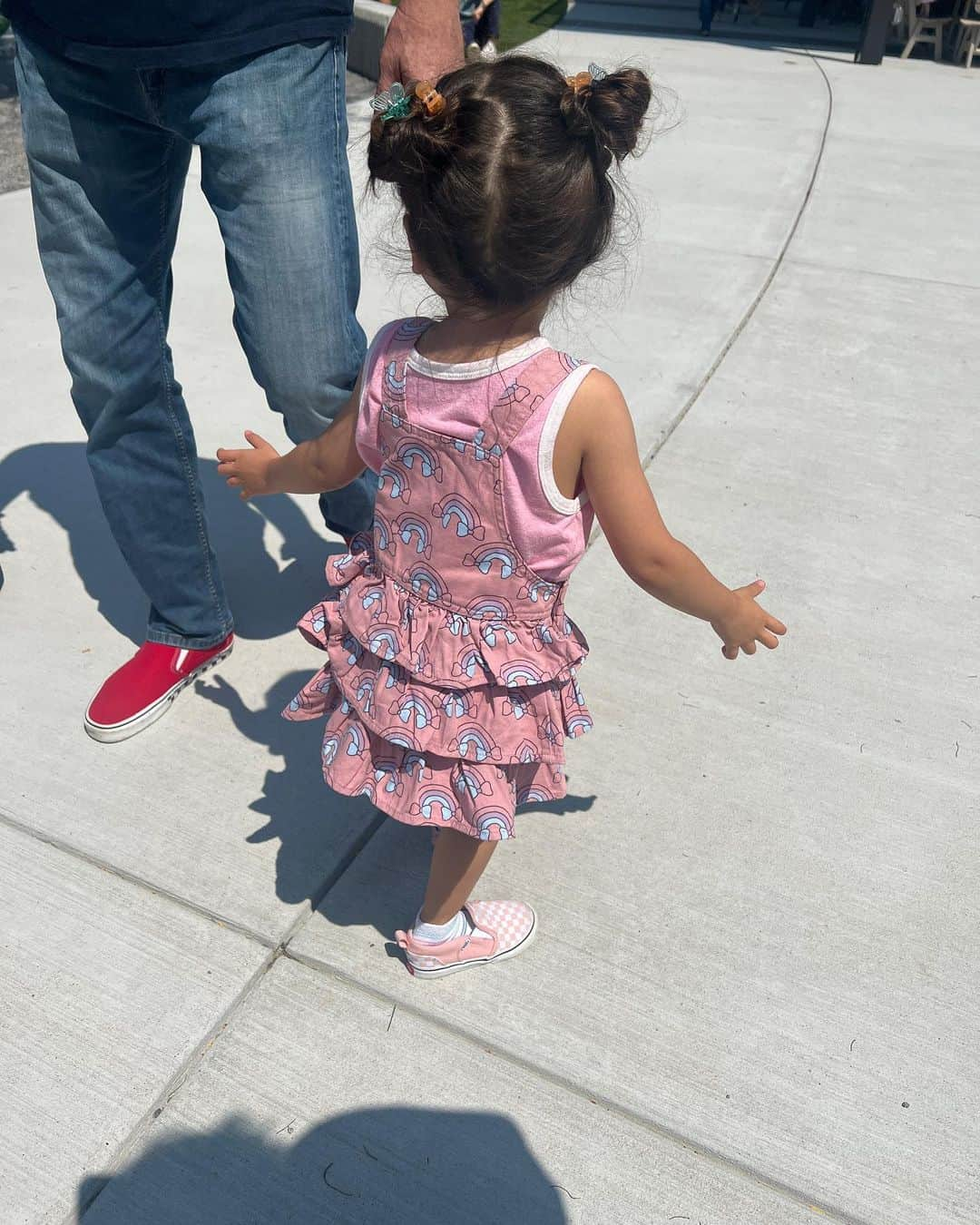 Tianna Gregoryさんのインスタグラム写真 - (Tianna GregoryInstagram)「My babies just being cute in the cutest clothes from @huxbaby」5月23日 5時47分 - tiannag