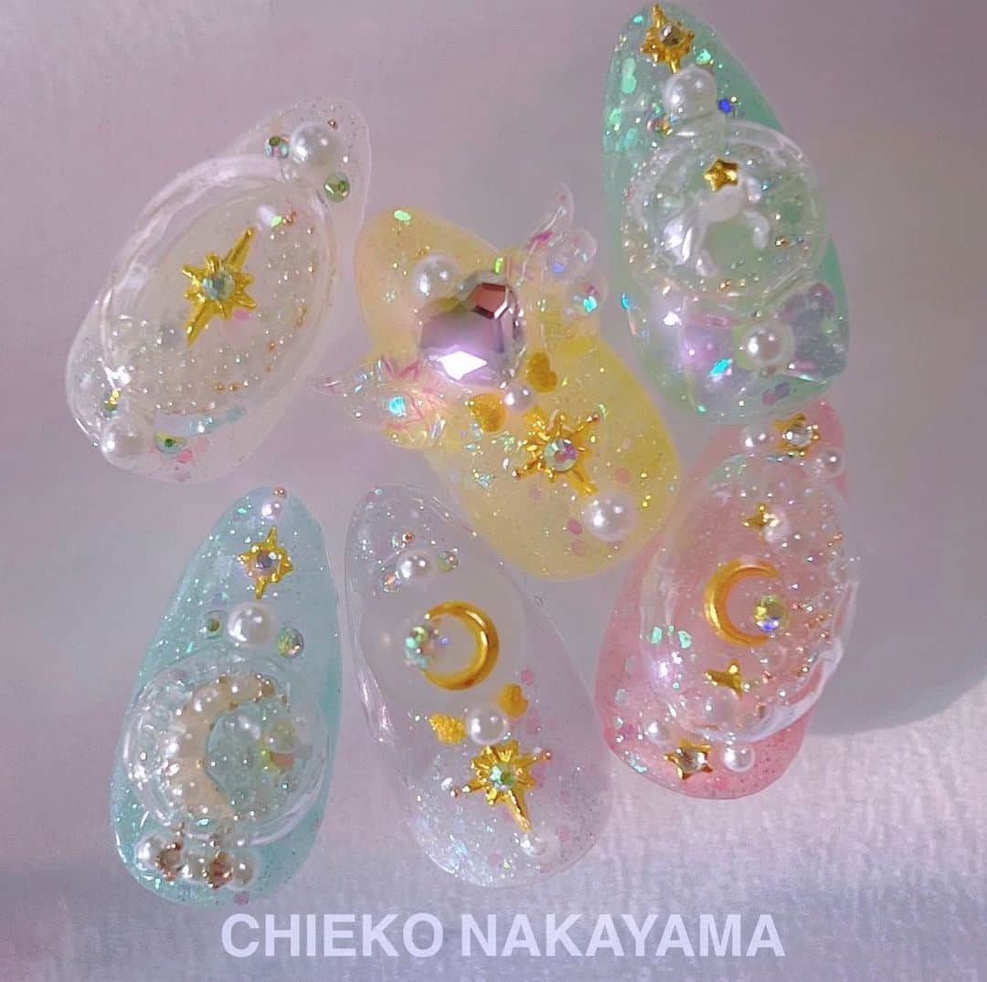 なかやまちえこのインスタグラム：「本日発売！PREGELの5月の新色はゆめかわカラーです♡⠀ ⠀ 久々のリーフレットのネイルサンプル作ってます！！⠀ ⠀ @pregel.jp ⠀ @preanfaofficial ⠀ ⠀ #nail #nails #nailart #ネイル #美甲 #ネイルアート  #japanesenailart #manucure #japanesenails #manicurist #gelnails #أظافر #네일아트 #미용  #เพ้นท์เล็บ #artedeuñas #เพ้นท์เล็บเจล #ジェルネイルデザイン #ネイルデザイン #nagelkunst #ゆめかわ #ゆめかわネイル #かわいい #かわいいネイル」