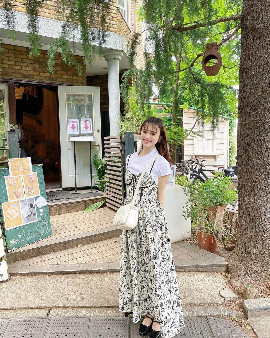 yokoさんのインスタグラム写真 - (yokoInstagram)「🌳🌷🌲🦉🌿🪵🌱  やっぱりカフェがすき🍵  . . . . . . . . .  #カフェ  #エンタメ活動を止めない #アジア一のエンターテインメント #burlesque#バーレスク東京#ダンサー#透明少女#ショーダンサー#blue#showdancer#model#hairmake#makeup#love#ootd#fashion#instagood#instalike#instafashion#tokyo#white #오오티디‭#셀카 #お洒落さんと繋がりたい#カメラ好きな人と繋がりたい#モデル#東京」5月23日 15時24分 - yoko_burlesque