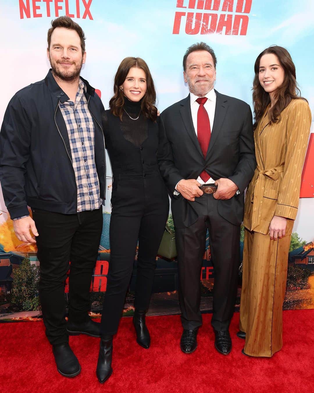 Just Jaredさんのインスタグラム写真 - (Just JaredInstagram)「Arnold Schwarzenegger was surrounded by his on- and off-screen family while attending the premiere of his new series "FUBAR." Real-life daughters Christina and Katherine attended with the latter's husband Chris Pratt. The star also posed with on-screen daughter Monica Barbaro. We've got so many more pics at JustJared.com! #ArnoldSchwarzenegger #ChristinaSchwarzenegger #KatherineSchwarzenegger #ChrisPratt #MonicaBarbaro Photos: Getty」5月23日 15時46分 - justjared