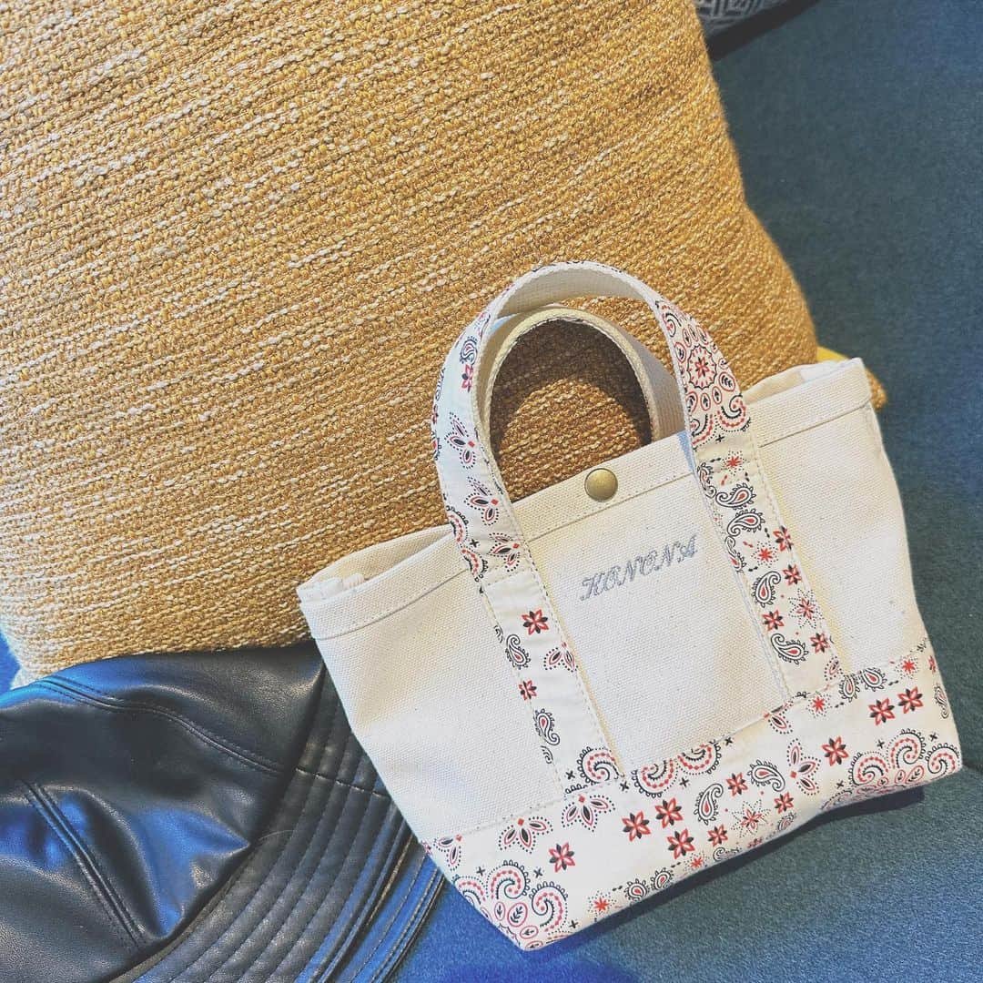 柴小聖さんのインスタグラム写真 - (柴小聖Instagram)「original my bag...❤️  @onburt_official   名前入りなの かわいっ🫢  文字の色とかえらべたよっ  #photooftheday PR #onburt #刺繍入りバッグ #名入れバッグ #オリジナルトートバック #オリジナルバック #ショルダーベルト交換」5月23日 15時46分 - konona.official