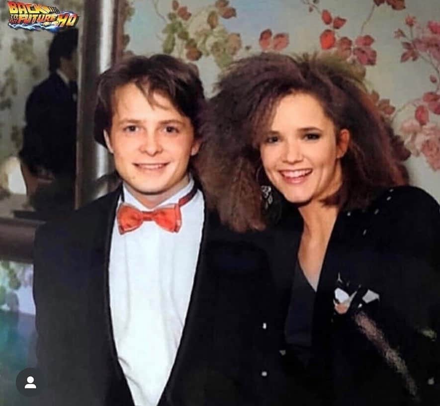 リー・トンプソンのインスタグラム：「Please see the wonderful film #stillamichaeljfoxmovie on @apple @davisguggenheim did such a beautiful job capturing @realmikejfox and his strength warmth and humor. It is full of joy, humor, love, honesty, inspiration and a fans dream. Good work my son. You make us all so proud.」