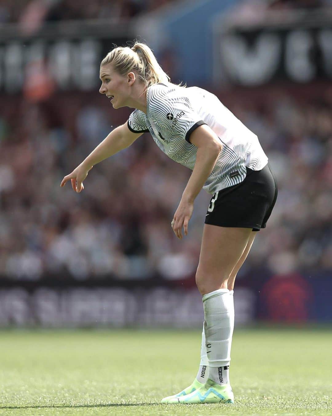 ジェンマ・ボナーのインスタグラム：「Away support has been incredible this season, thank you! 🙏🔴  Proud to be now leading the way in WSL appearances for this special club… hopefully many more to come! ❤️  #YNWA #LFC」