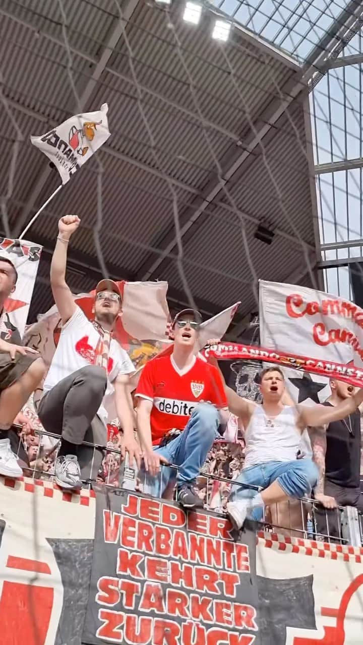 VfBシュトゥットガルトのインスタグラム：「#zusammen ‼️🤍❤️  _ #VfB #M05VfB 1:4 #bundesliga #vfbstuttgart #vfbstuttgart1893 #auscannstatt #furchtlosundtreu #VfBInsta」