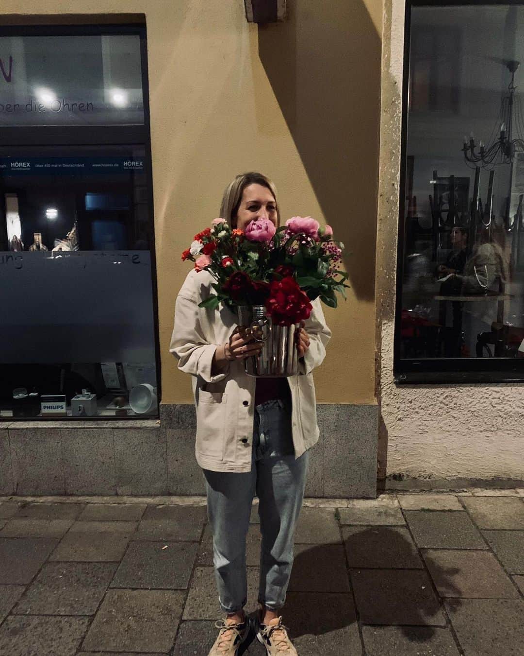 Verena Faisstのインスタグラム：「Club 34🍷🍕🌷  Dankööööööö für alle Nachrichten! 🫶🏼  #bday #thxladies #goodtimes #antonio」