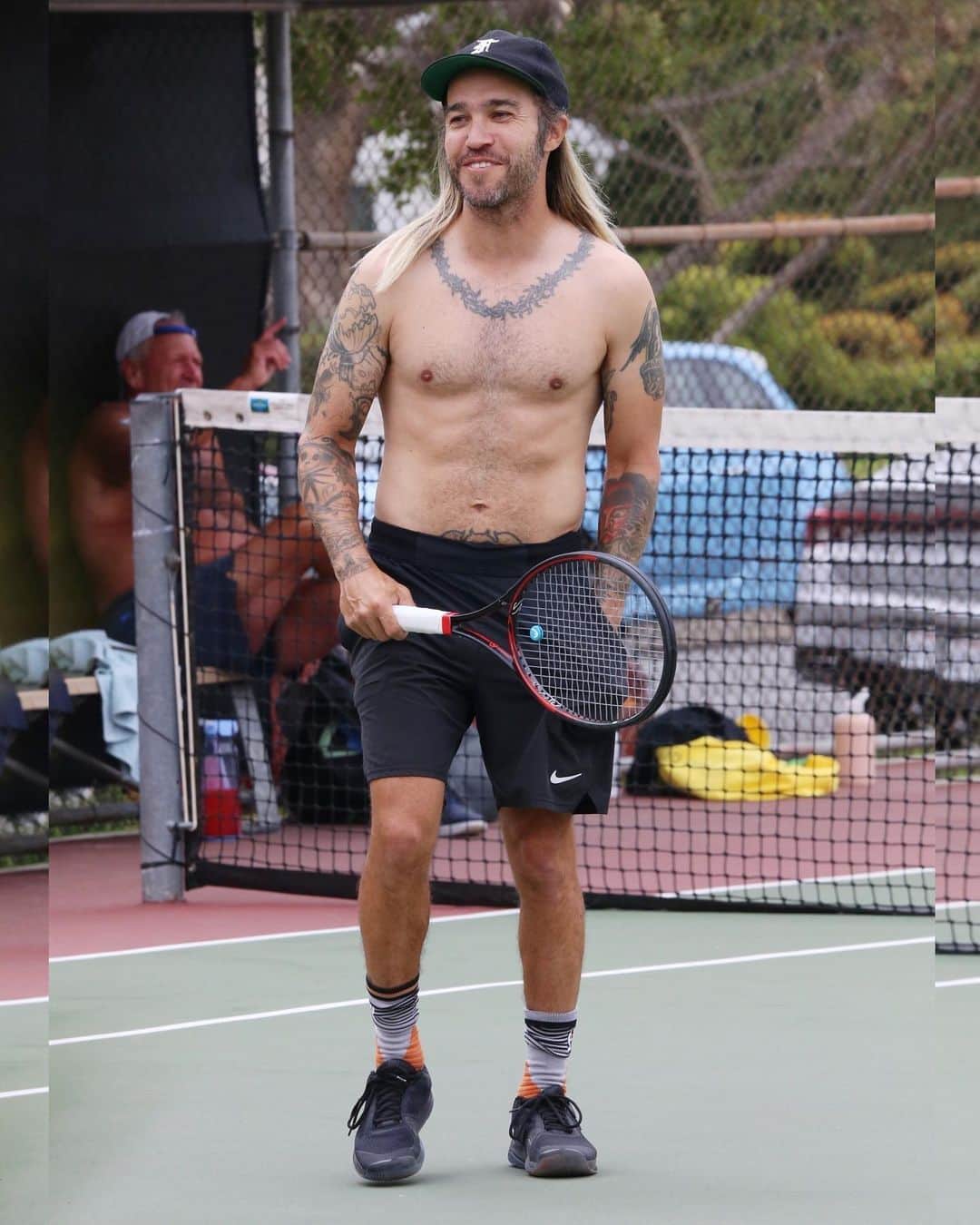 Just Jaredさんのインスタグラム写真 - (Just JaredInstagram)「Pete Wentz pulled off his shirt while playing a game of tennis today in Studio City. We've got more pics of the star on JustJared.com! #PeteWentz Photos: Backgrid」5月23日 16時16分 - justjared