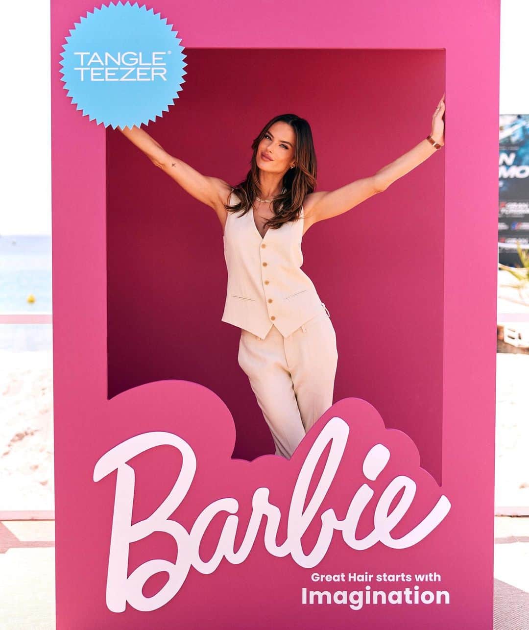 アレッサンドラ・アンブロジオさんのインスタグラム写真 - (アレッサンドラ・アンブロジオInstagram)「C’mon Barbie, let’s go party! 💕  #ad」5月23日 7時44分 - alessandraambrosio