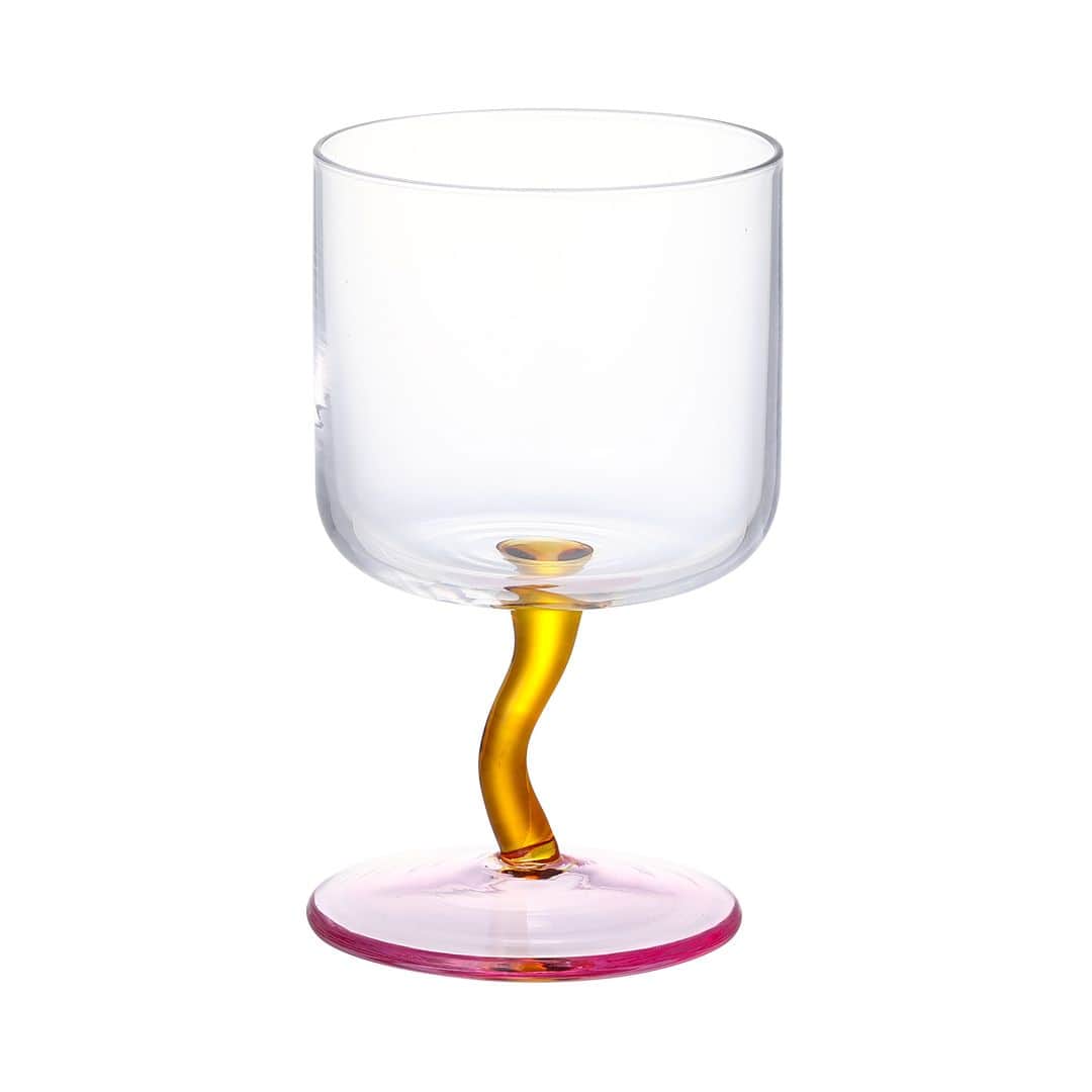 Francfrancさんのインスタグラム写真 - (FrancfrancInstagram)「【NEW!】ステム（脚）の形がユニークな新作ゴブレットのご紹介です！  いつもの食卓や晩酌を華やかに彩りたい方におすすめのゴブレット🍷  ワインやジュースはもちろん パフェやアイスなどを入れて、デザートカップとして使ってもおしゃれに仕上がります🍨✨  ステムのデザインはカーブとボールの２種類。  思わず目を惹くデザインなので お友達を集めてのパーティー料理にもぴったりです！🍽  お気に入りのグラスでテーブルコーディネートをお楽しみください💓  ユニークステム ゴブレット　¥1,400（税込）  容量:180ml  #francfranc #フランフラン #francfrancのある生活 #ワイングラス #ゴブレット #グラス #パフェグラス #食器 #食器好き #デザートカップ #おうちカフェ #家飲み」5月23日 8時25分 - francfranc_official