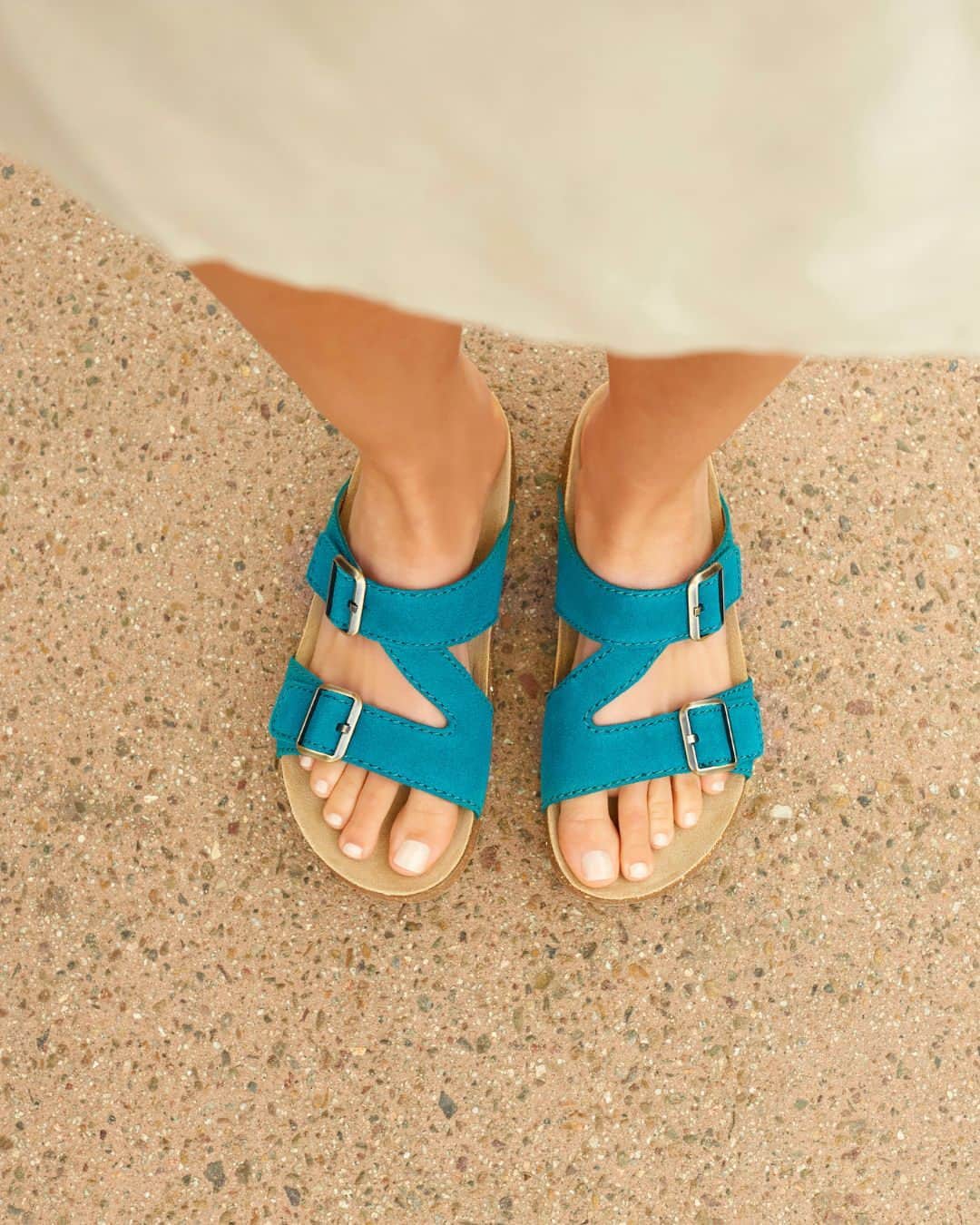 ダンスコさんのインスタグラム写真 - (ダンスコInstagram)「Sandals for every summer journey.  No matter the trip, we'll bring the comfiest sandals.  Where are you vacationing to this year??   Shop Dayna Teal, link in bio. #danskofootwear #summerstyle #fashion #ootd #beautiful #happy #cute #travel #smile #joy #life #sandals #style #instadaily #friends #family #fun #instagood #gowhereyourehappiest #resortwear」5月23日 8時30分 - dansko