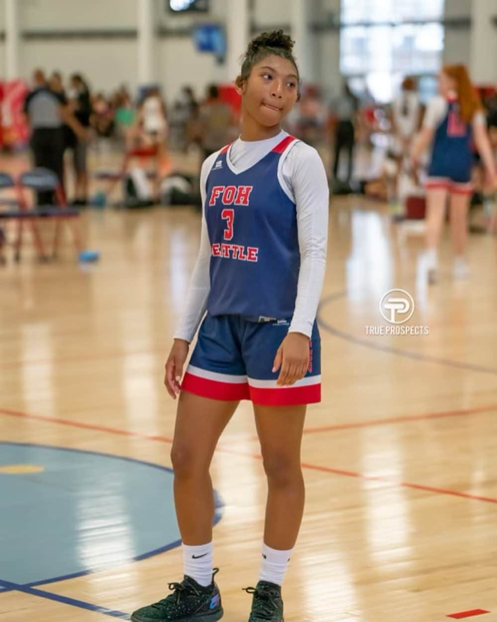 ネイト・ロビンソンのインスタグラム：「What a weekend in AZ my daughter @nayvi2_blue did her thang @nikegirlseybl , s/o @trueprospects for the flicks ,oh she only 13 playing up in 15U not bad」