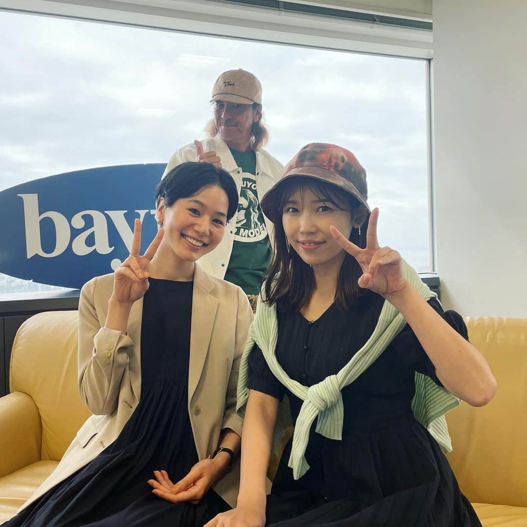 中村愛さんのインスタグラム写真 - (中村愛Instagram)「📻♡ ・ ・ ・ えぇ写真🤳♡ 日曜日の午前の #bayfm パーソナリティーたちです！  \( *´ω`* )/  この3人に共通すること、、、 それは、、、  また話します🙋🤣笑笑  #radio」5月23日 9時25分 - nakamuramura_ai