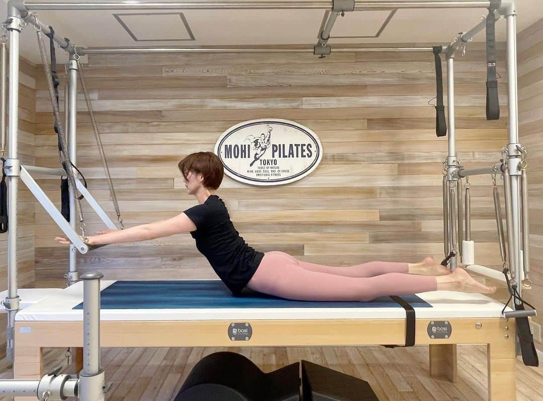 栗原恵さんのインスタグラム写真 - (栗原恵Instagram)「. #pilates   帰り道の階段で足が震えてた🫨笑」5月23日 9時57分 - megumi_kurihara_official