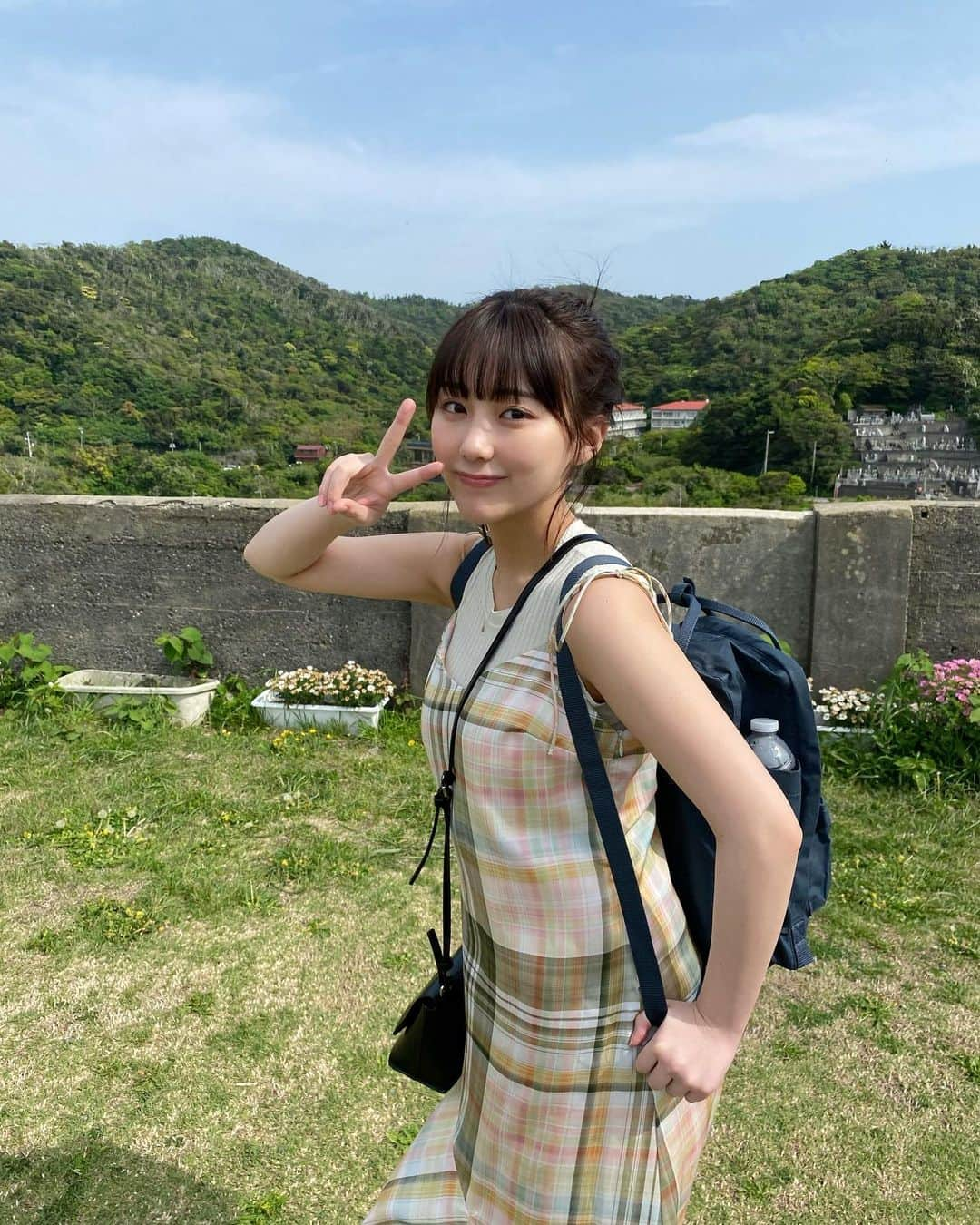 田中美久さんのインスタグラム写真 - (田中美久Instagram)「⛰️🎒  #アップトゥボーイ　 みくりん表紙は本日発売〜  オフショット📷　#無加工カメラ」5月23日 9時52分 - mikumonmon_48