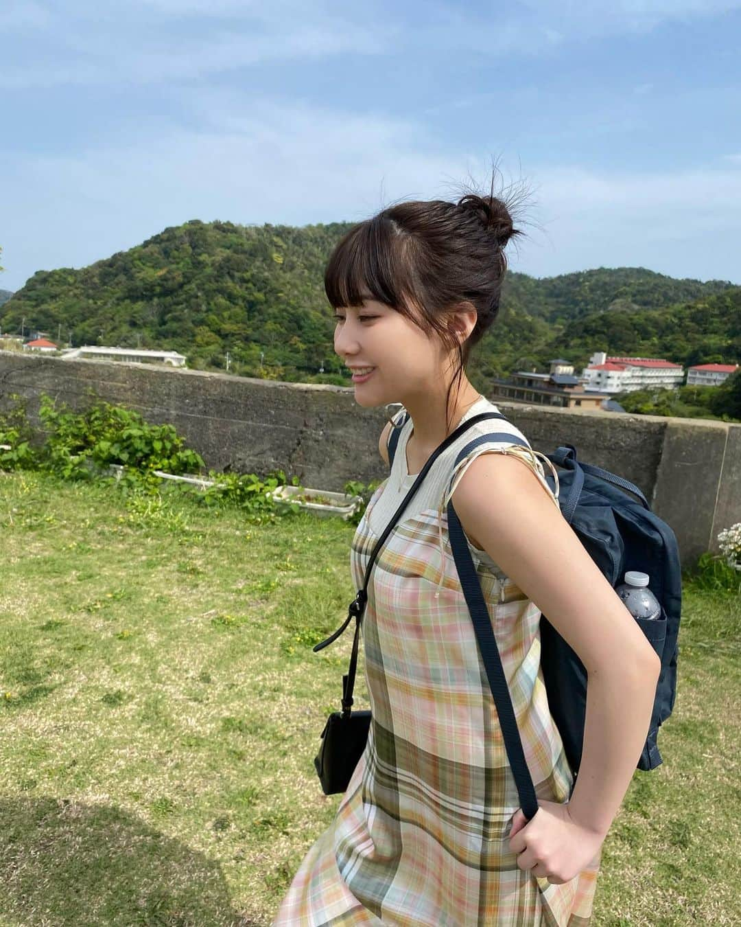 田中美久さんのインスタグラム写真 - (田中美久Instagram)「⛰️🎒  #アップトゥボーイ　 みくりん表紙は本日発売〜  オフショット📷　#無加工カメラ」5月23日 9時52分 - mikumonmon_48