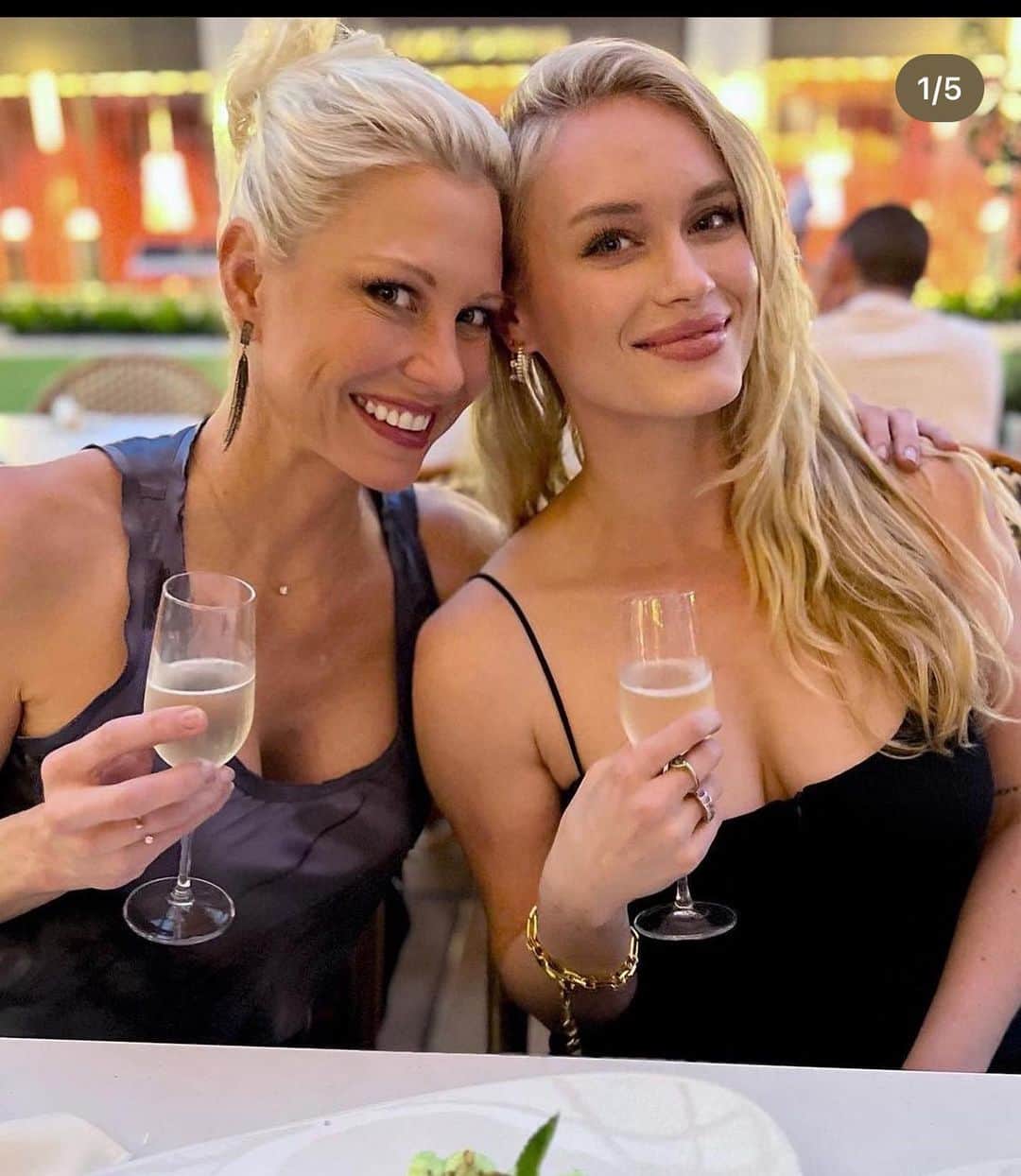 レヴェン・ランビンのインスタグラム：「“I’ve just never been happier in all aspects of my life” thank you 33 ✨」