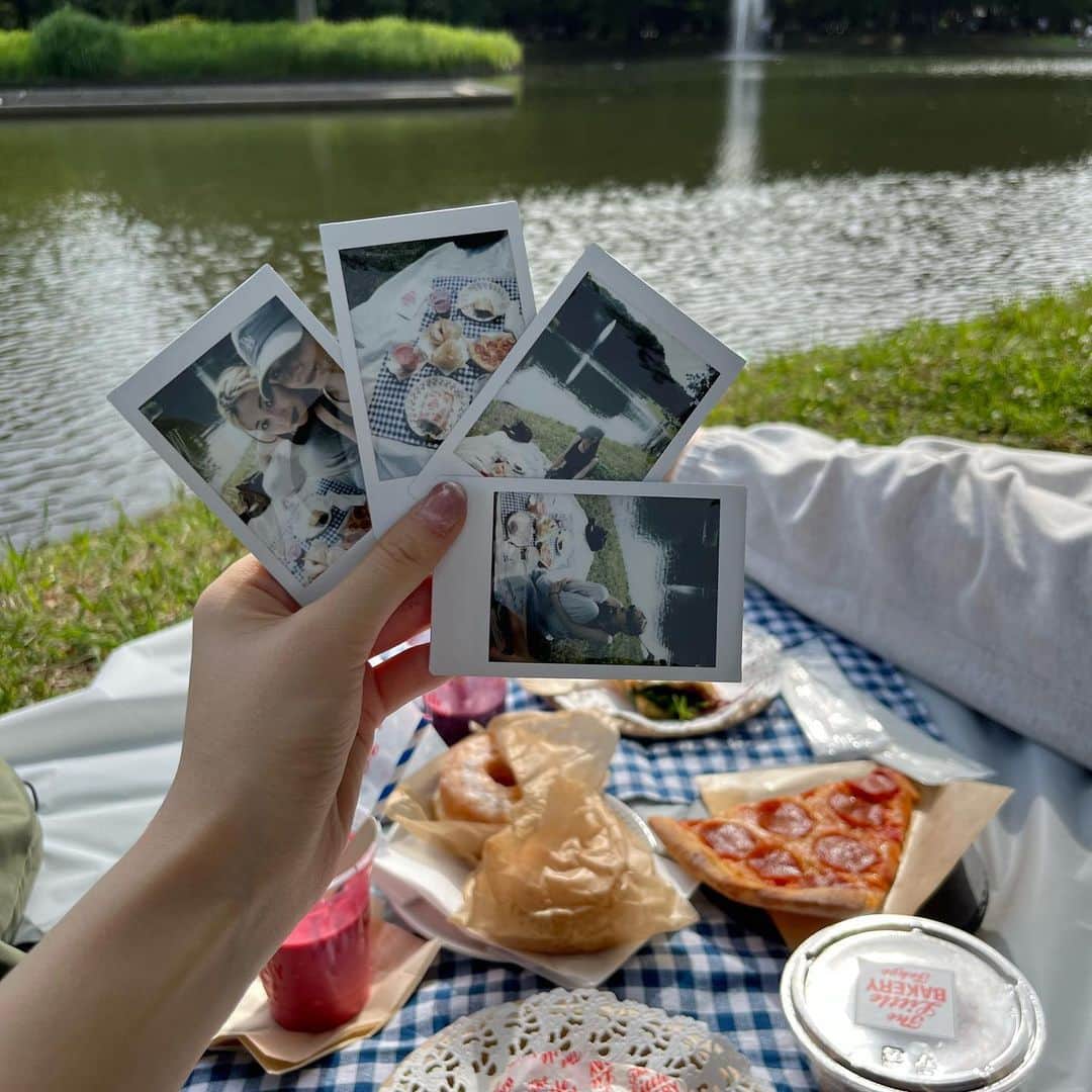 東海林クレア（くれたん）さんのインスタグラム写真 - (東海林クレア（くれたん）Instagram)「picnic💙🤍」5月23日 10時33分 - crea_shoji