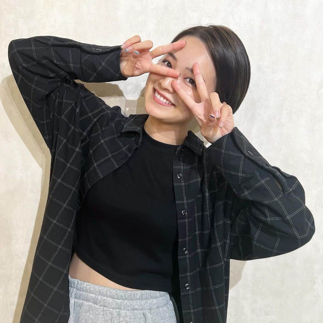 富久美玲のインスタグラム：「_ . 最後の刈り上げメンテナンスです✂️ . #ショートヘア#ハンサムショート#刈り上げ#hair#헤어스타일#짧은머리」
