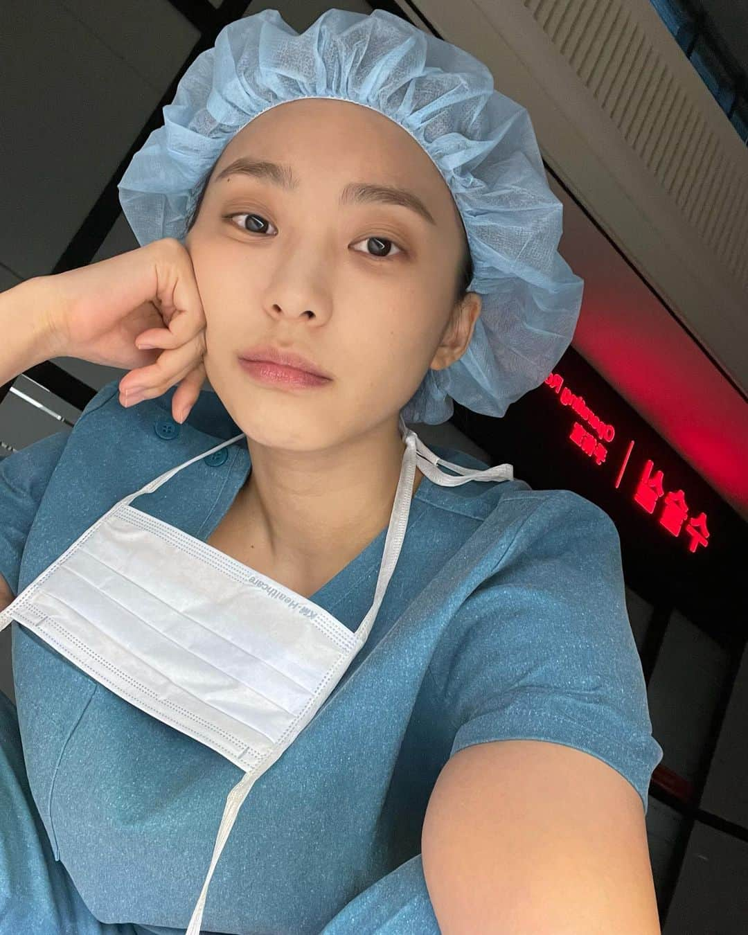 ボラさんのインスタグラム写真 - (ボラInstagram)「주영미 간호사입니다👓 Call me nurse joo 👓」5月23日 11時24分 - borabora_sugar