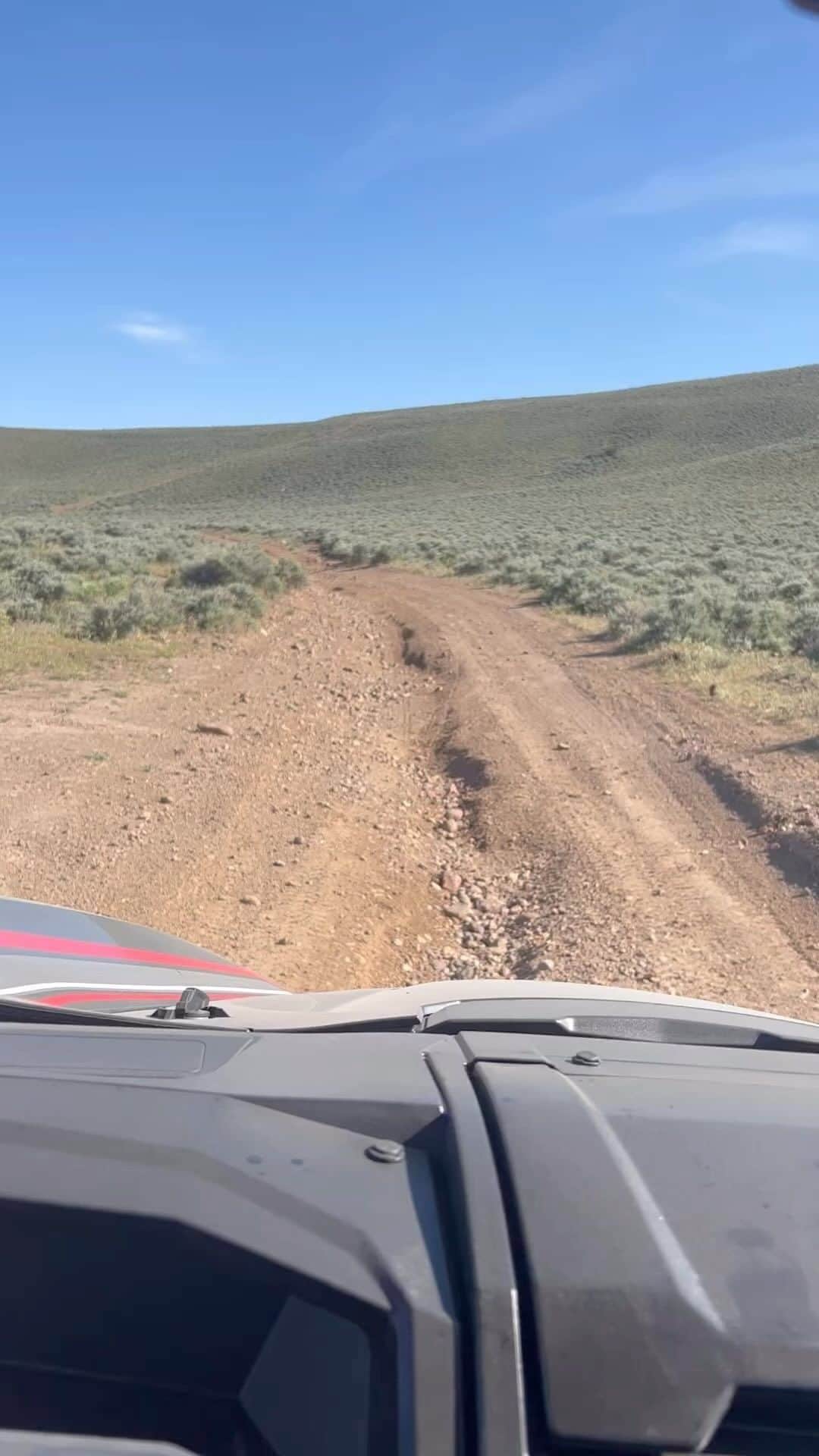 ストーン・コールド・スティーブ・オースチンのインスタグラム：「🔊⬆️ From the blooper reel… BFE, NV #nevada #usa #america #4x4  Saxon Ride Like the Wind」