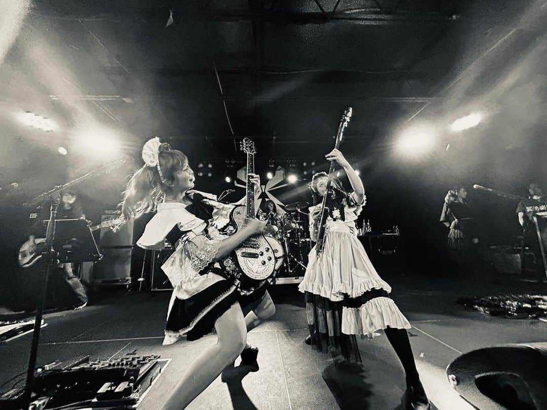 BAND-MAIDさんのインスタグラム写真 - (BAND-MAIDInstagram)「[Gratitude🔥] "BAND-MAID 10TH ANNIV. TOUR in North America" at The Underground in Charlotte has ended.   Thank you for coming everyone!!    The next show will be at Detroit in on May 24.  bandmaid.tokyo/contents/617485  #bandmaid #Charlotte」5月23日 11時48分 - bandmaid.jp