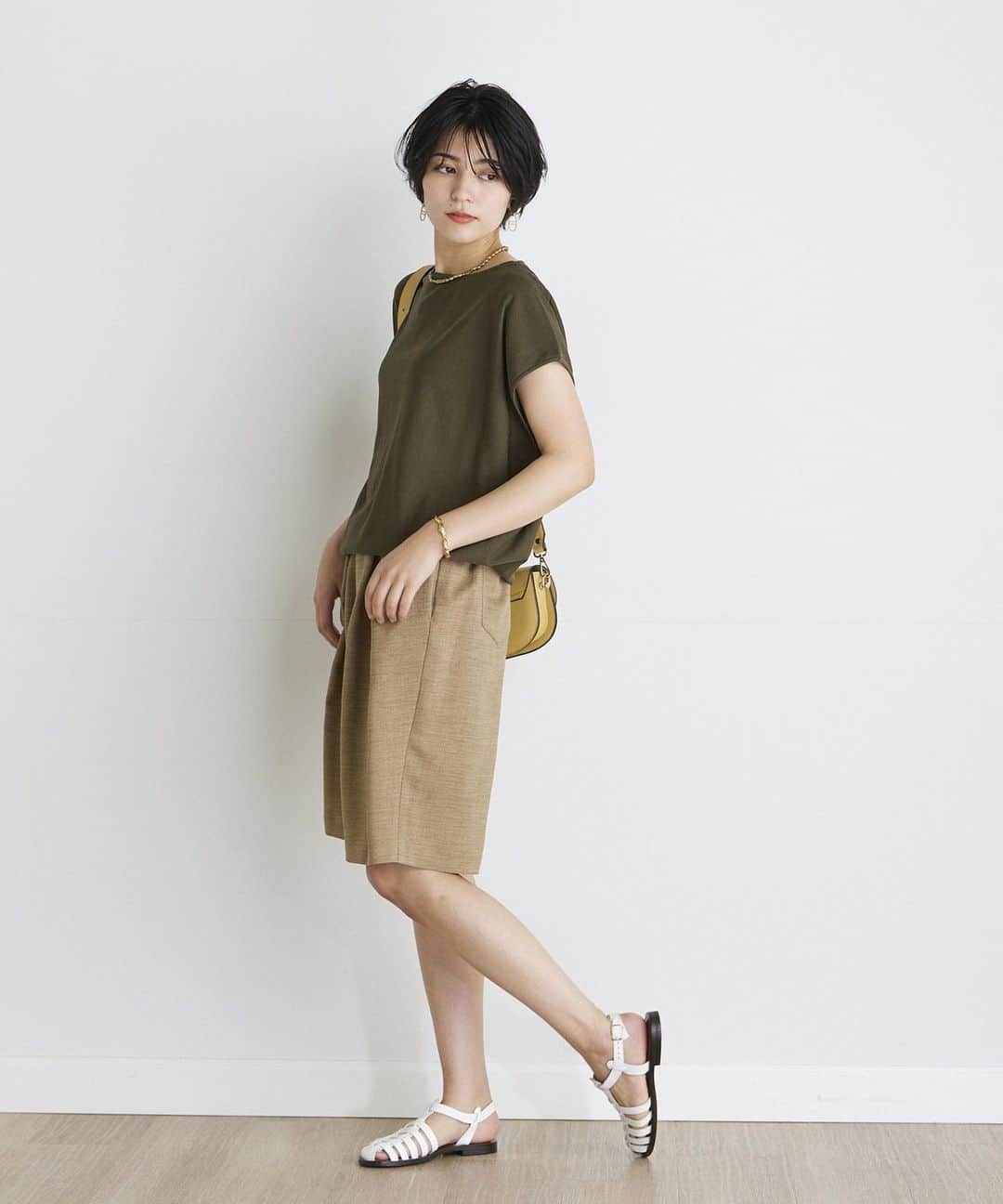 clearimpression_officialのインスタグラム：「• INED CLARO   NEW IN　～May～  初夏に映える装い  フレンチスリーブニット ￥7,920 (税込)  #inedclaro #イネドクラロ #大人カジュアル　 #きれいめカジュアル #休日コーデ #オフィスカジュアル #大人女子 #レイヤードコーデ #サマーニット #flandreonlinestore」