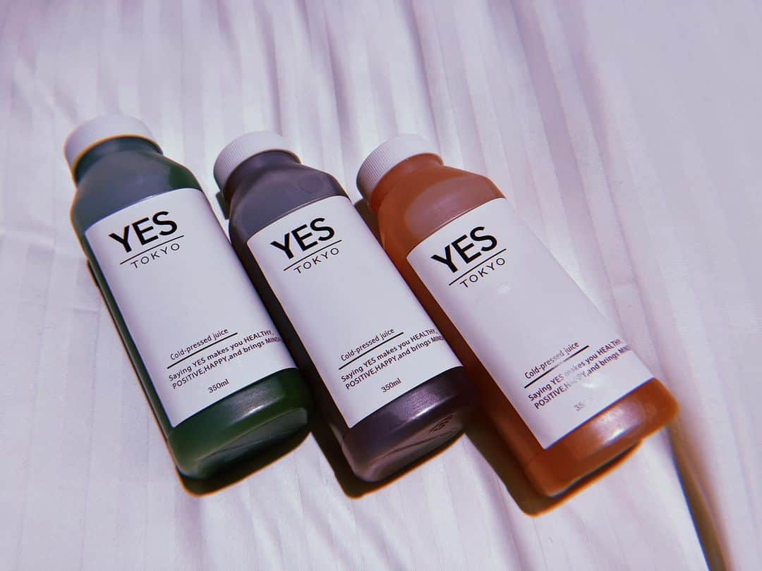 市川いずみのインスタグラム：「. .  毎日飲みたい🧡  @yestokyo   . . #ジュースクレンズ  #フレッシュジュース  #yestokyo  #pilatesinstructor  #pilates  #ピラティスインストラクター  #ピラティス  #健康  #二子玉川  #ひとよしいずみ #マイブーム」
