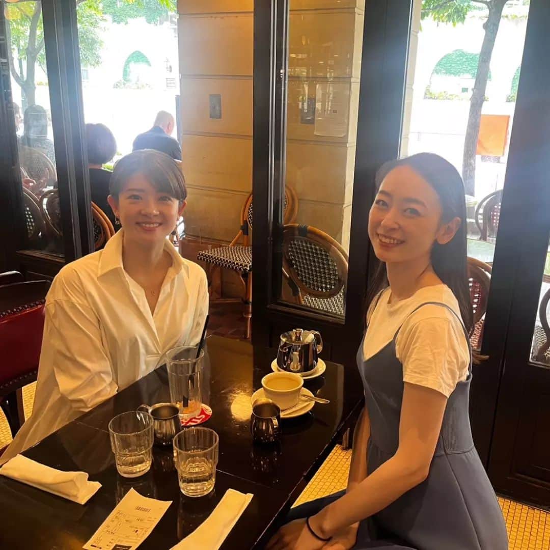 瞳ゆゆのインスタグラム：「なおちゃんと☕💕 先日のBBQでは話したりないっ！となり、またすぐ会えた✨✨  この歳になると、友達って本当大事だよね✨会ってくれてありがとう🙏ってなる！  楽しかったぁ😊  #アナウンサー #宝塚og #銀座カフェ」