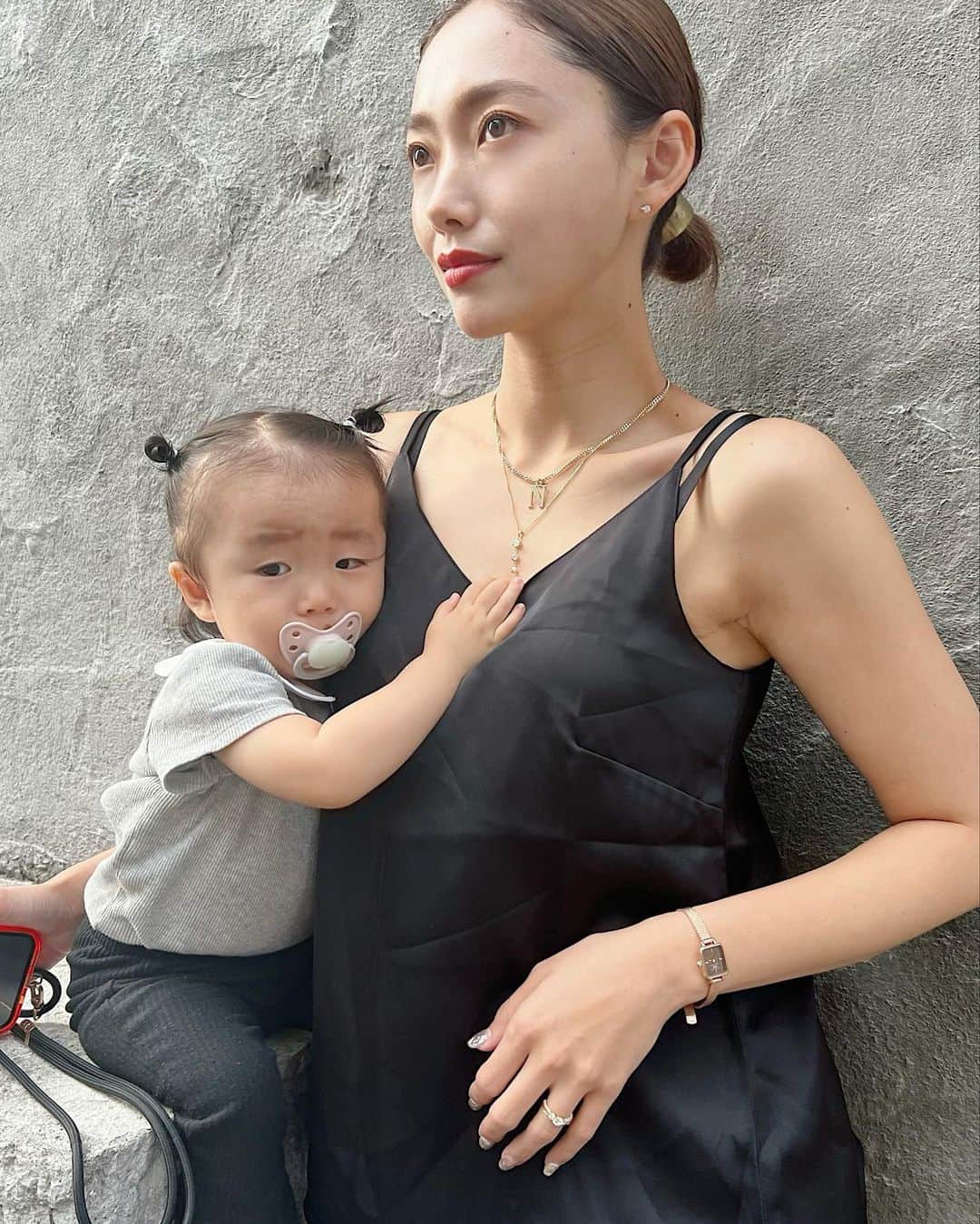 愛菜さんのインスタグラム写真 - (愛菜Instagram)「最近はママにべったりの娘🤱❤️  《NOT JUST ANY GIRL》  DAZYキャミ 14114675  クーポンコード 《LOVEDAZY173》  〜6/30  #SHEINDAZY #DAZY #SHEINforAll #ootd #タイフェス #女の子ママ  #1歳4ヶ月」5月23日 13時17分 - ainaaa0622