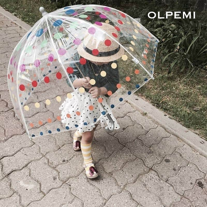 子供服のbig foRE:stさんのインスタグラム写真 - (子供服のbig foRE:stInstagram)「. 梅雨の準備できてますか？🐸🌂  OLPEMIでは傘やレインコートなどのレイングッズも取り揃えております🤍☂️  詳しくはolpemiのサイトのレイングッズバナーをクリック👆🏻  雨の日も楽しみになること間違いなしですっ🐸💕  #赤ちゃんのいる生活 #むすこーで #新米ママ #ベビスタグラム #男の子ベビー #女の子ベビー#女の子ママ #男の子ママ #子供のいる暮らし#子ども服通販 #子供服セレクトショップ #インポート子ども服 #海外子ども服 #プチプラ#プチプラ子ども服  #韓国子ども服 #バースデイ購入品 #西松屋購入品 #しまむら購入品#夏アイテム #キッズ帽子 #梅雨 #キッズ傘 #キッズレインコート」5月23日 13時21分 - olpemi_