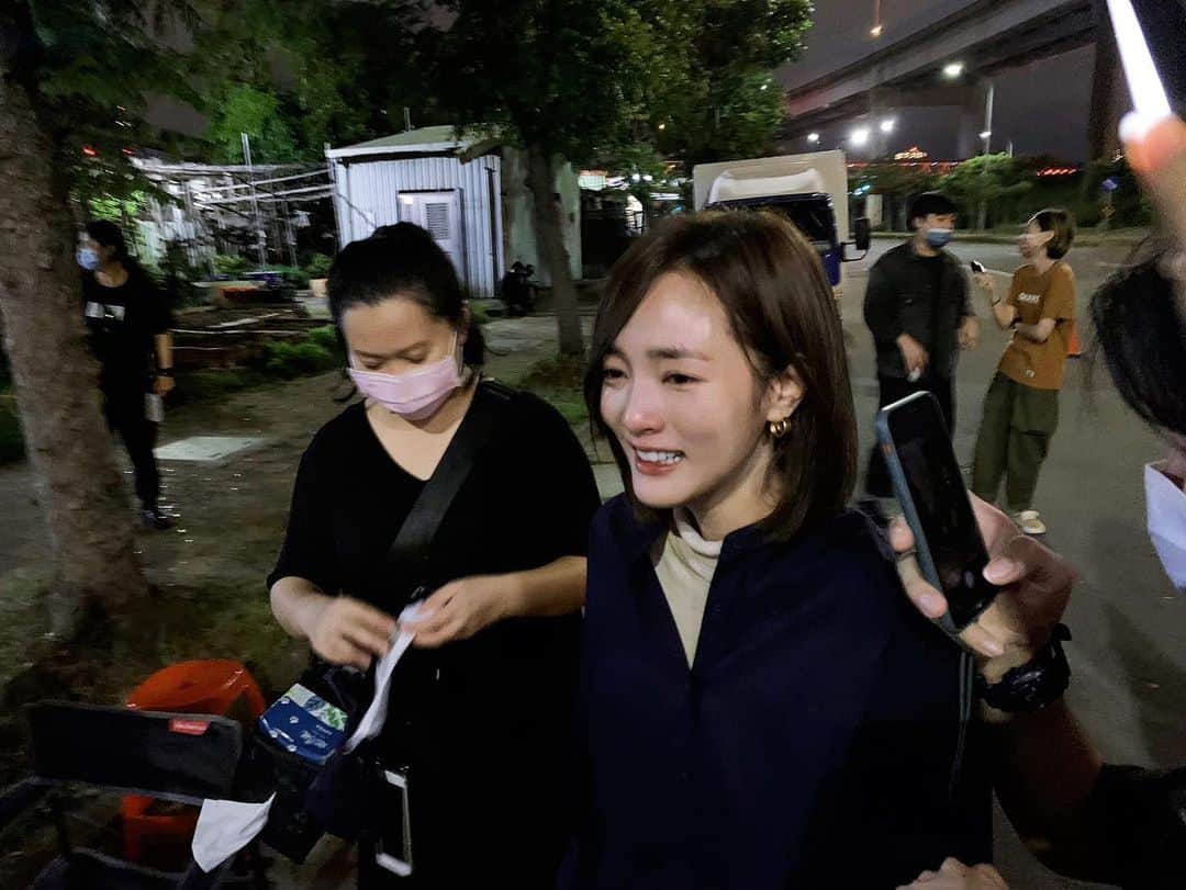 ジングルワンのインスタグラム：「： 亞靜是個拍一場哭戲會腫三天的人」