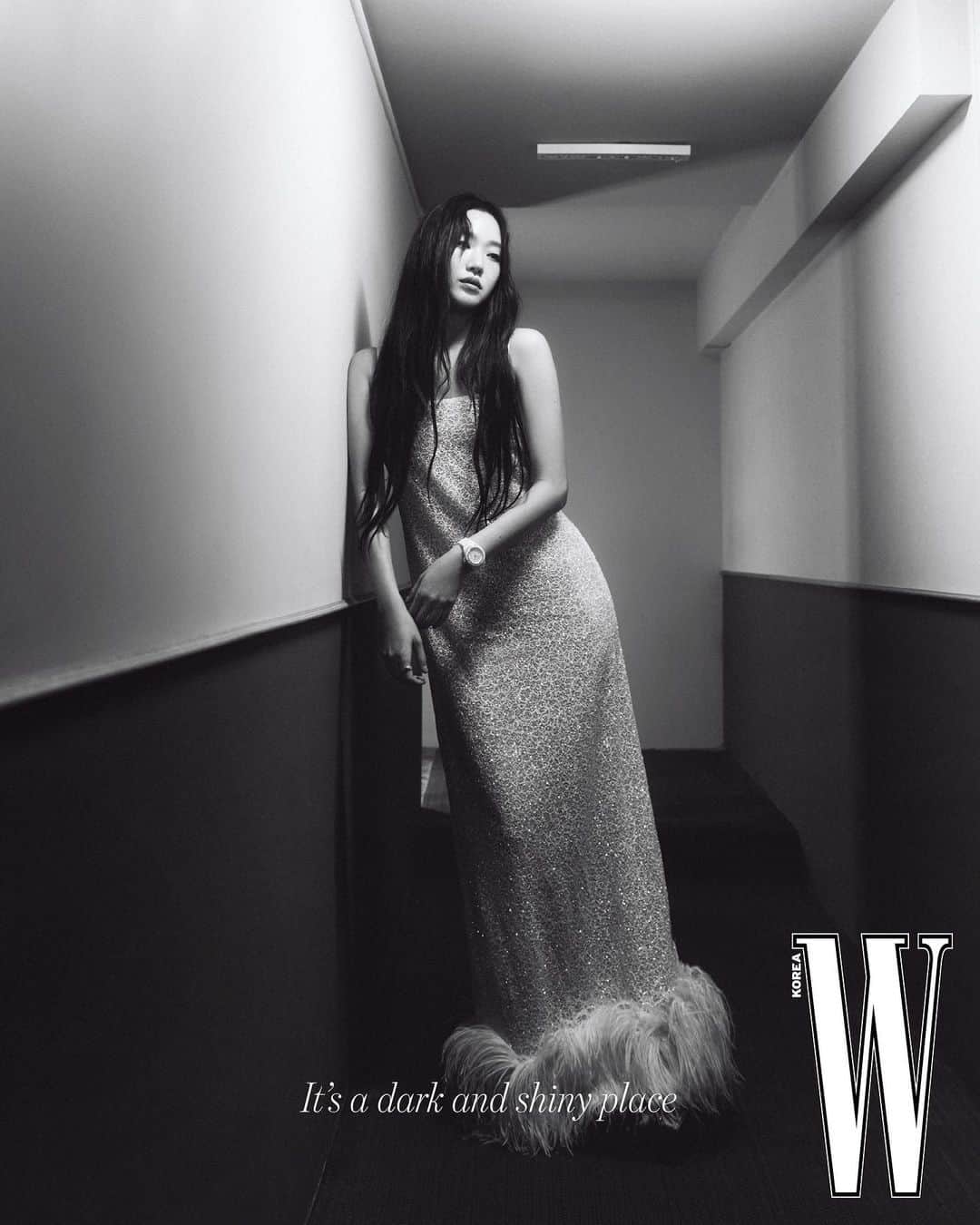 キム・ゴウンさんのインスタグラム写真 - (キム・ゴウンInstagram)「@wkorea @chanelofficial ❤️‍🔥❤️‍🔥」5月23日 13時40分 - ggonekim