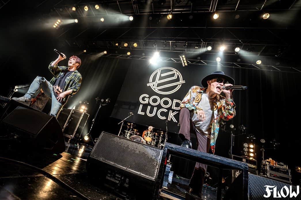 KOHSHIのインスタグラム：「GOOD LUCK 2023お疲れ様でした！ しっかりラックライフの15周年を祝うことが出来ました！ ラックライフとは年始から本当によくライブ一緒になってて、急激に近くなったと個人的に感じております。  これからも共にバンド人生邁進して参りましょう♬」