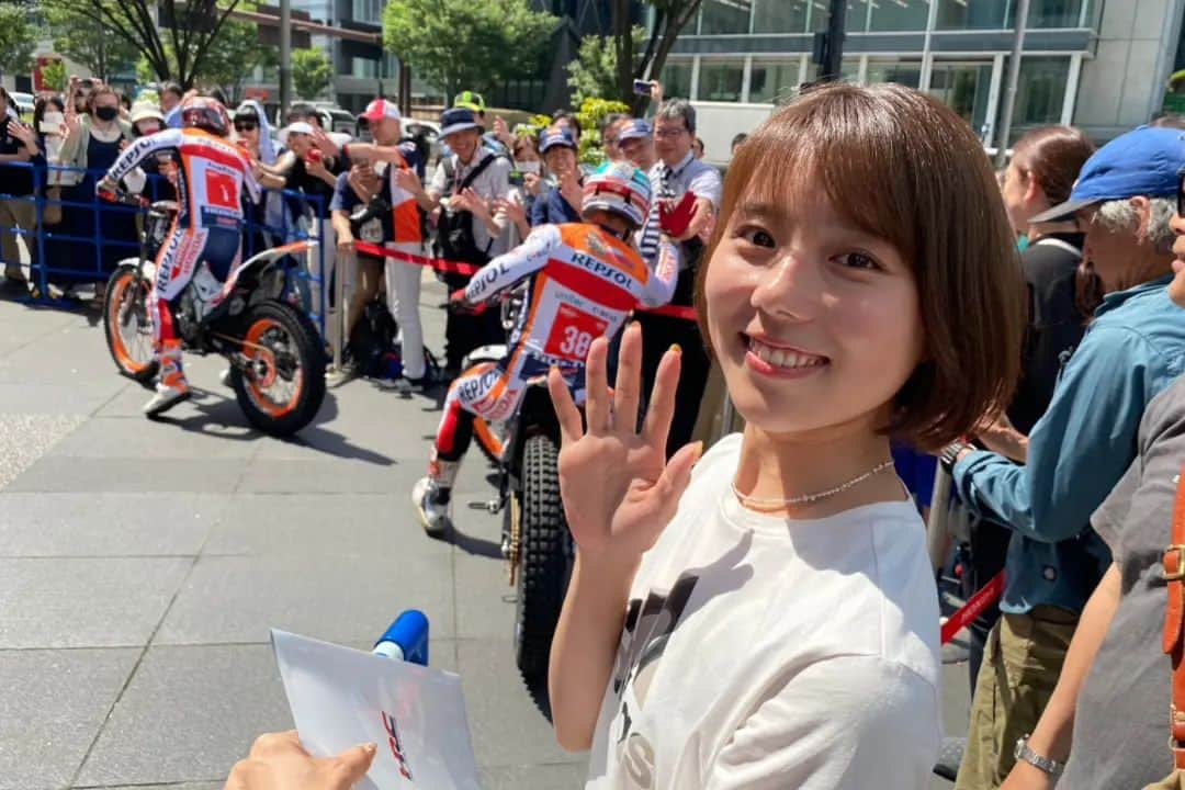 小野木里奈さんのインスタグラム写真 - (小野木里奈Instagram)「_ バイクコラム『小野木里奈の○○○○○日和』 新しいコラムアップしました😇 . . . Hondaウェルカムプラザ青山にて開催された、 『FIMトライアル世界選手権 日本GP直前 “世界チャンピオン スペシャルデモンストレーション』 に観覧へ行ってきました。 . トライアルライダーの凄腕テクニックを こんなに近くで観れて感動…！ . . 次は本番の大会を観に行きたい～😂 . そして自分もトライアルバイクを やってみたくなりました🤣🤣🤣 . いつかやりたいー！！！！ . . . #バイク好きな人と繋がりたい #バイク女子 #バイクが好きだ #バイクのある風景 #バイク乗りと繋がりたい #バイク好き #バイク女子と繋がりたい #バイク好き女優 #トライアルバイク #ホンダウェルカムプラザ青山 #motorcycle #motorcyclelife #motorcyclephotography #motorcyclelove #japanesemotorcycle」5月23日 13時58分 - rina_onogi