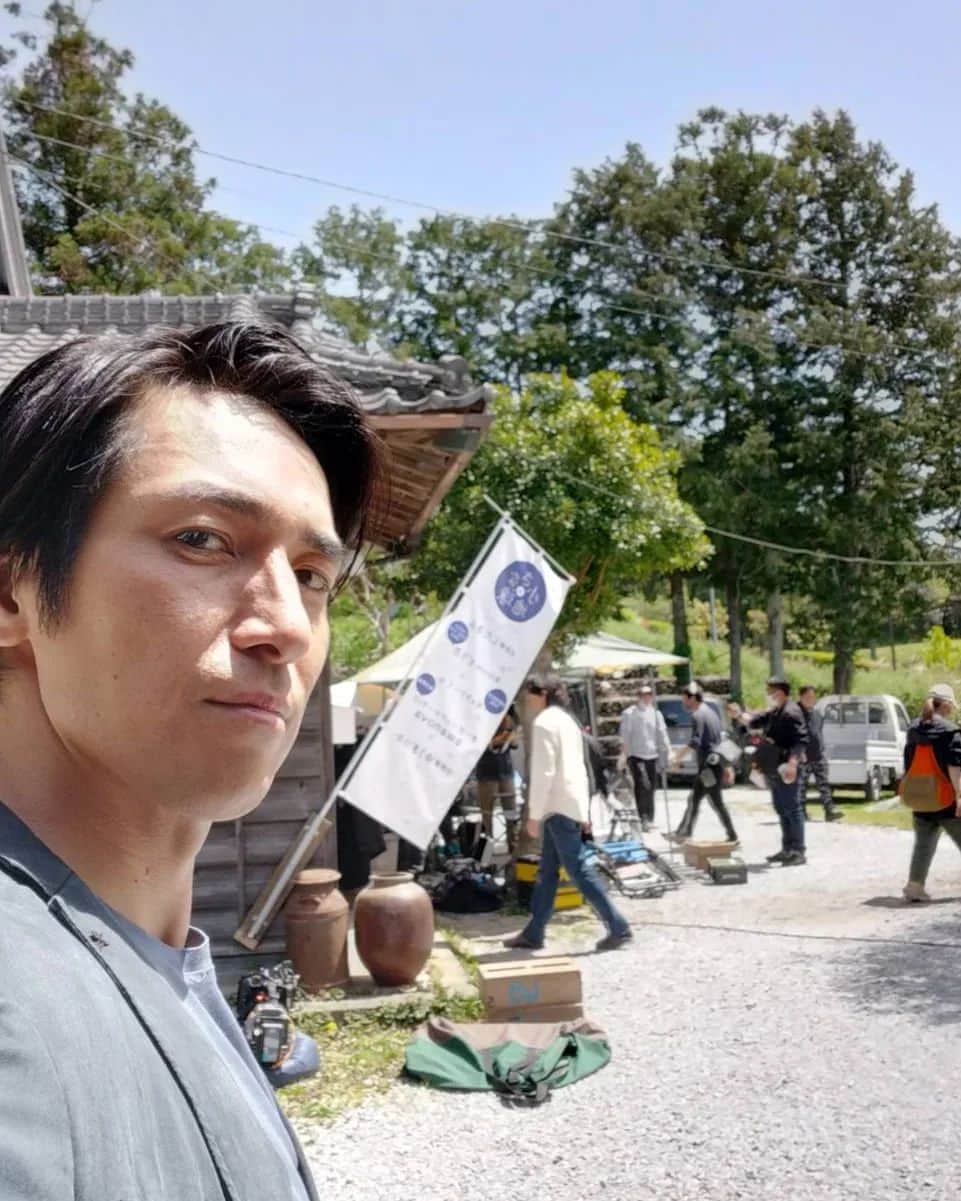 のインスタグラム：「出演情報! 東海テレビ.フジテレビ系全国ネット 土ドラ  【グランマの憂鬱】  最終話 百目鬼トオル 役です。  2023年5月27日（土）23：40～O.A.  最終話だけの登場でしたが！萬田久子さんはじめ最高のキャスト、スタッフの皆様にあたたかく迎えていただき、とても幸せでした。 是非ご覧下さい! #グランマの憂鬱」