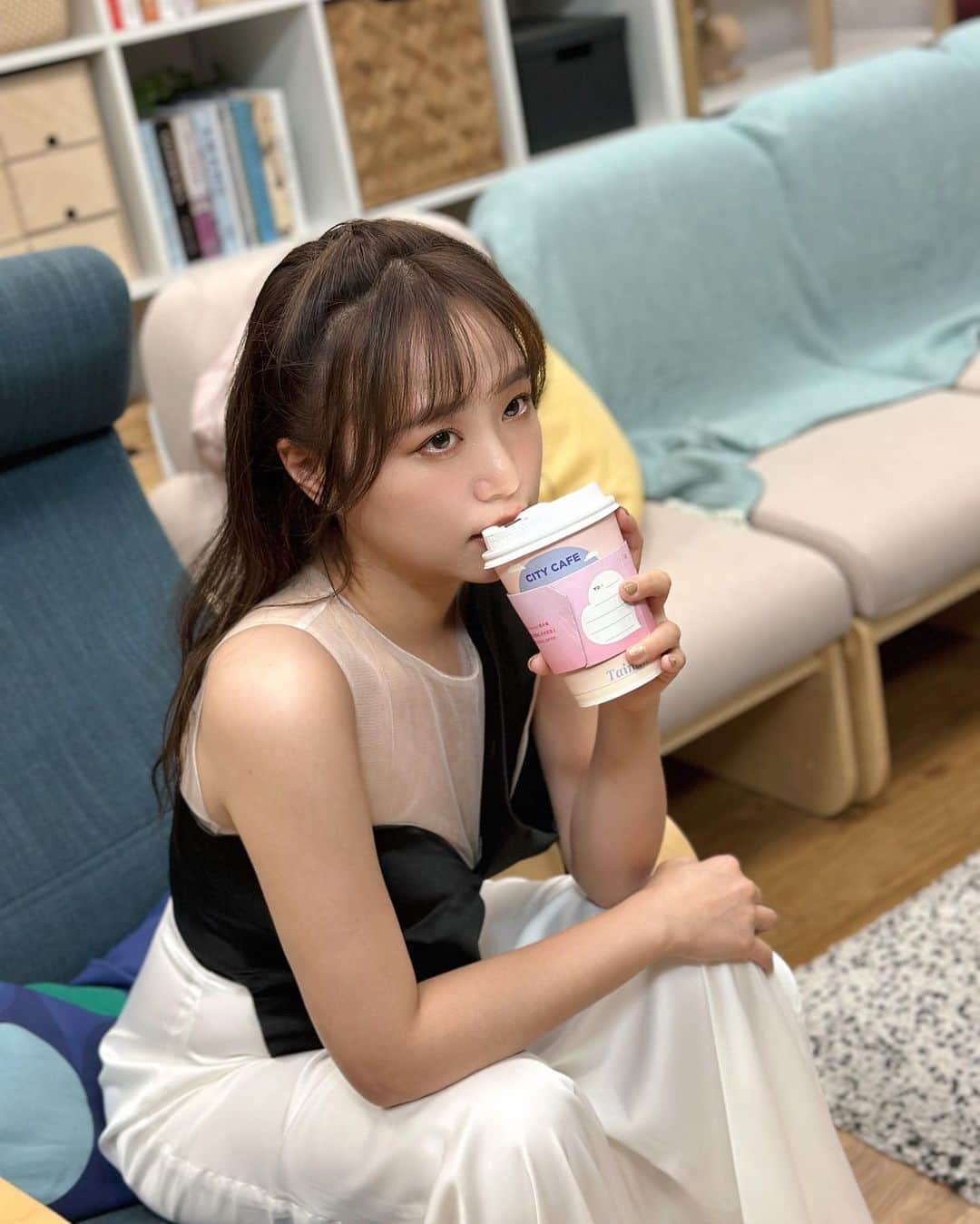 鄭茵聲のインスタグラム：「最近愛上的髮型」