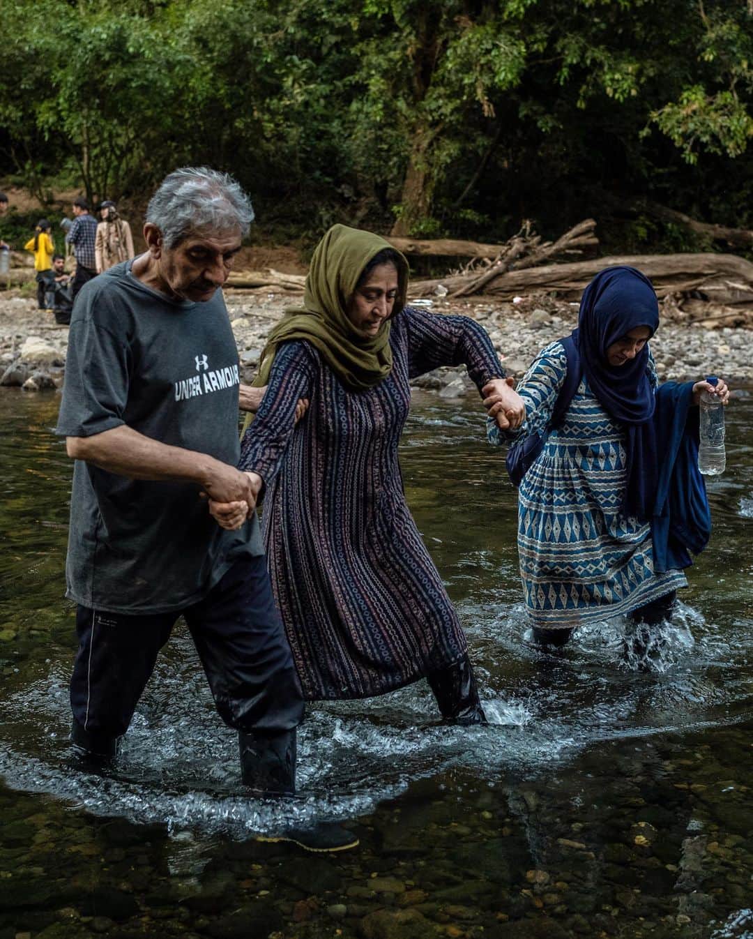 ニューヨーク・タイムズさんのインスタグラム写真 - (ニューヨーク・タイムズInstagram)「Thousands of Afghans have taken the long, dangerous route through the Darién Gap, trekking more than 16,000 miles in hopes of reaching the American border.  For countless Afghans, the frenetic days of the U.S. withdrawal were only the beginning of a long, harrowing search for safety. To escape the Taliban and their country’s economic collapse in the last 17 months, more than 3,600 Afghans have taken this unfathomable route — a trek through the sliver of land connecting North and South America —  since the beginning of 2022, according to tallies in Panama, which is one of the most perilous sections of their journey to the U.S. border. They have trudged through the jungle, slept on the forest floor amid fire ants and snakes, and hid their money in their food to fool thieves.  Many of these Afghans had partnered with the West for years — lawyers, human rights advocates, members of the Afghan government or security forces. They packed up their children, parents or entire families, sold their apartments and borrowed enormous sums to pay for the passage, convinced there was nothing left for them back home.  To make the trip, the Afghans wend through about a dozen countries, for months or longer. Nearly all are robbed or extorted; some are kidnapped or jailed. Others are fought over by rival smugglers or sent back to countries they already passed through. Parents and children are divided by the authorities. Babies have been born along the way.  The New York Times’s Andes bureau chief, @fotojulie, and the photographer @historiassencillas traveled with a group of 54 Afghans through the notorious Darién Gap, one of the hardest parts of the journey, and interviewed nearly 100 people making the trek. Many spoke English, had entwined their lives with the Western mission in Afghanistan and hoped that, as American allies, they would be received at the border with open arms. Tap the link in our bio to travel through the jungle with the Afghan migrants.」5月24日 2時01分 - nytimes