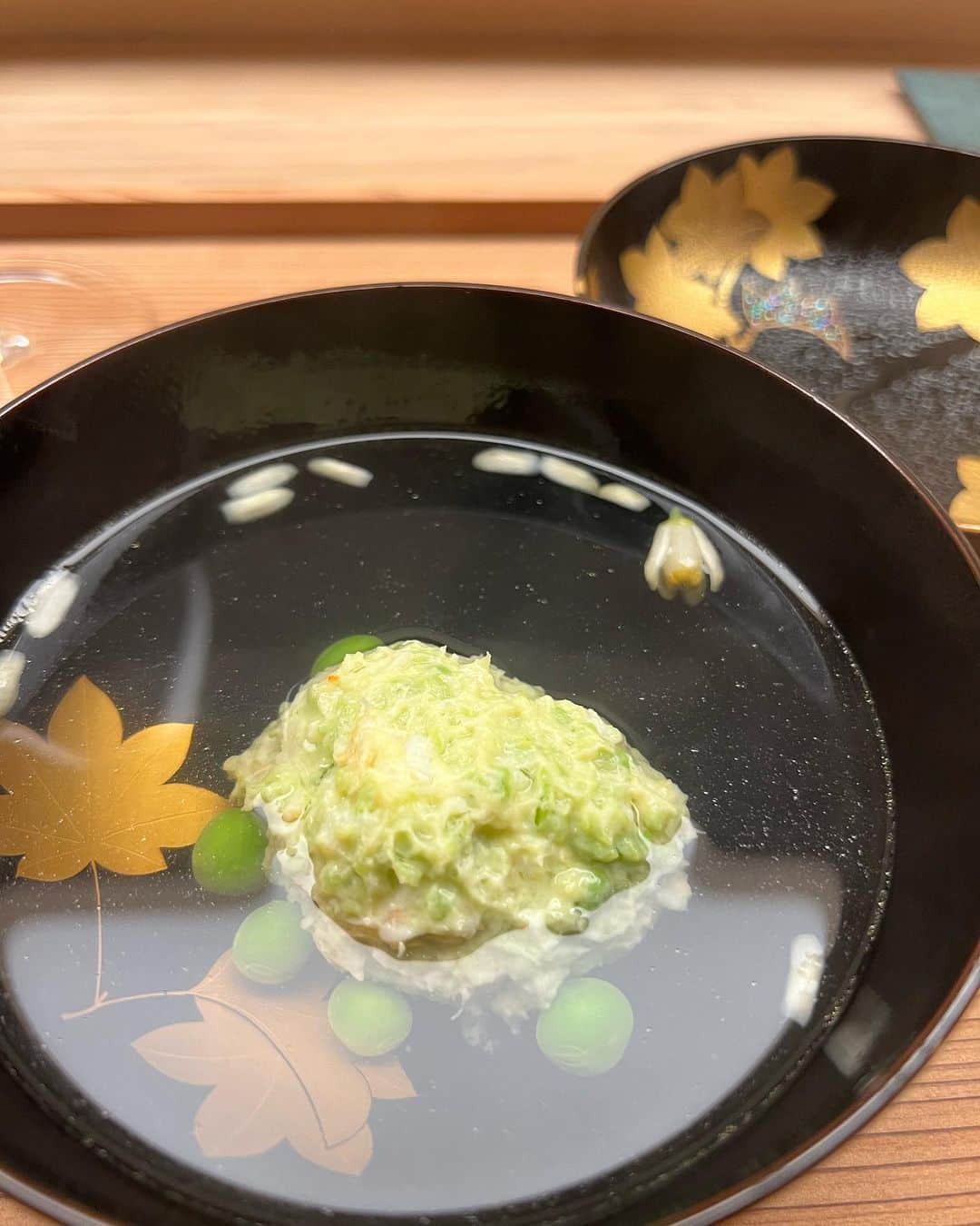 美香さんのインスタグラム写真 - (美香Instagram)「⭐️⭐️⭐️かんださん⭐️⭐️⭐️  最高❣️に楽しく有意義な会食でした！  あさつゆから、大好き❤なドニモルテのジェブリシャンベルタン、 至福、口福♡♡♡  「14代龍の落とし子」は私がはじめて日本酒美味しい❣️と思いました！‼️  #日本料理 #日本料理かんだ #あさつゆ #ドニモルテジュヴレシャンベルタン 2009 #14代 #ブルゴーニュワイン大好き」5月24日 0時43分 - mika_richlife
