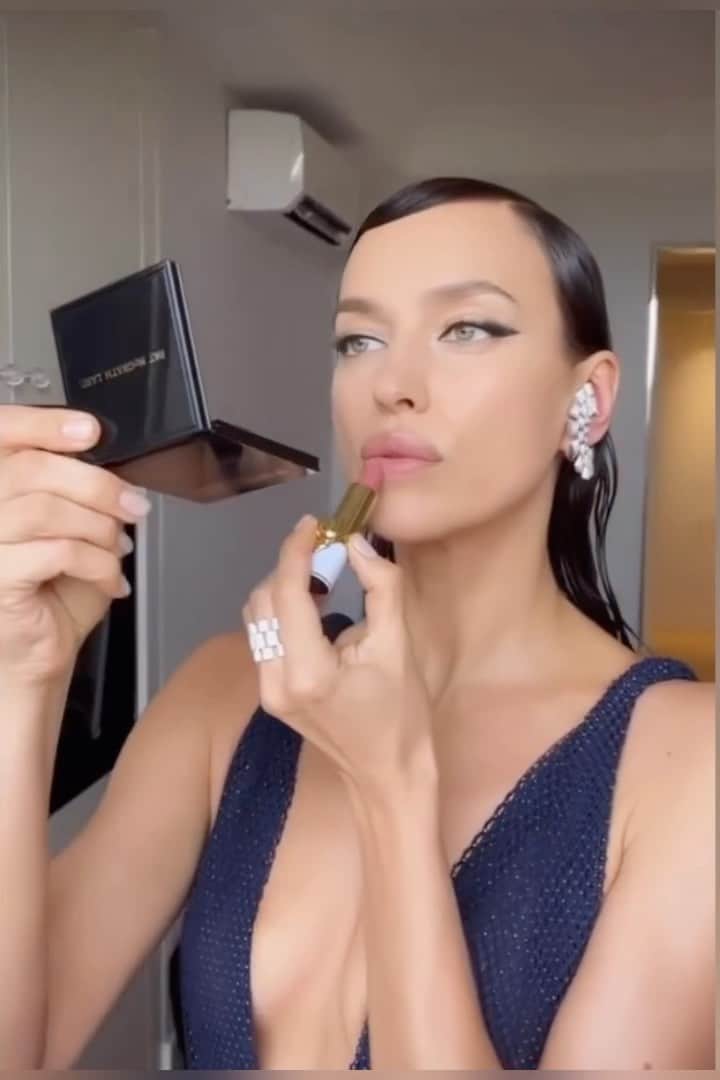 パット・マグラスのインスタグラム：「STRIKING SHAYK 💖✨ 💖 Sending MAJOR LOVE to the ICONIC @irinashayk in a total #patmcgrathlabs look featuring Divine Skin: Rose 001™ The Essence, Divine Bronzer in ‘NUDE HONEY’ & SatinAllure™ Lipstick in ‘DIVINE ROSE’  by #MUA @ttmakarova for the #Cannes2023 Festival. 💖✨ 💖 Shop Irina’s look NOW at PATMcGRATH.COM  ✨STARRING✨ Divine Skin: Rose 001™ The Essence SatinAllure™ Lipstick in ‘DIVINE ROSE’ - Cool Blush Pink Divine Bronzer in ‘NUDE HONEY’ - Neutral Bronze Permagel Ultra Glide Eye Pencil ‘XTREME BLACK’ FetishEYES™ Mascara」