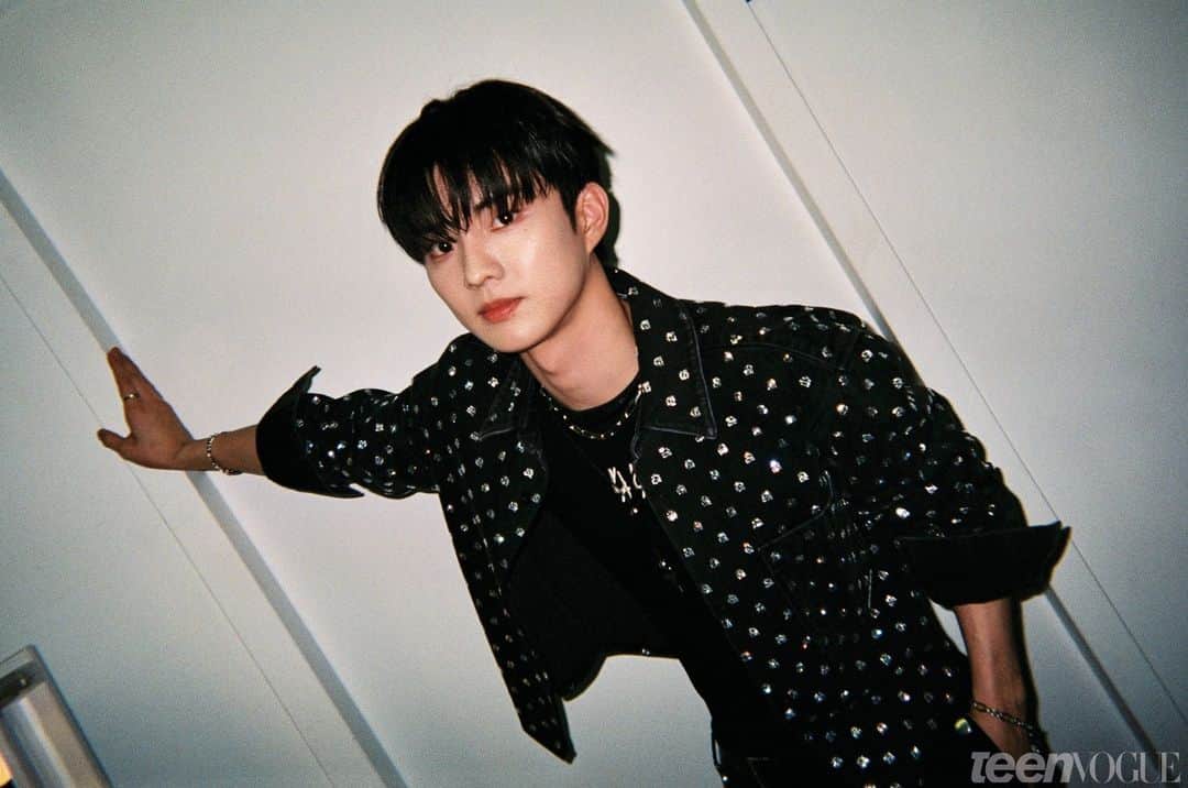 Teen Vogueさんのインスタグラム写真 - (Teen VogueInstagram)「#Kpop group @official_theboyz took Teen Vogue behind-the-scenes at Music Bank in Paris to chat all about style, concepts, and more at the link in bio 📸✨」5月24日 1時02分 - teenvogue