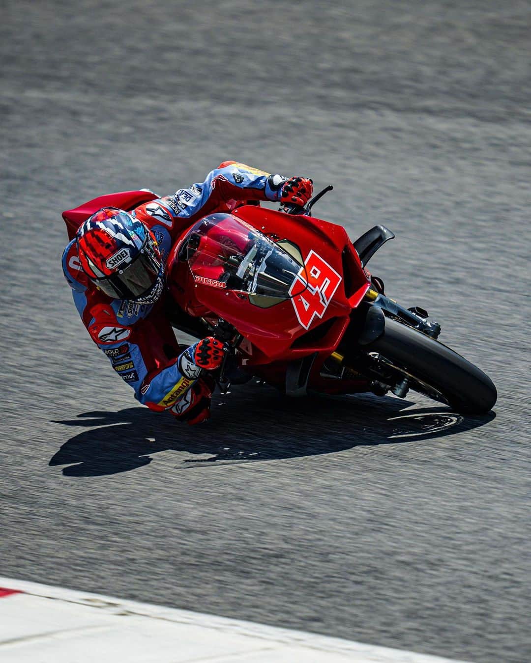 MotoGPさんのインスタグラム写真 - (MotoGPInstagram)「Couple of days in red #MugelloTest  #GresiniRacing #GresiniFamily」5月24日 1時03分 - motogp