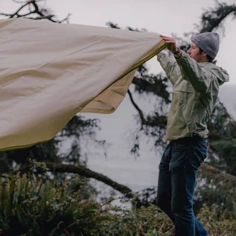 Snow Peak USAさんのインスタグラム写真 - (Snow Peak USAInstagram)「A few camping tips for your next outing:   Tip 1: Shake out your tent, tarp or shelter after each use to prevent build-up and mildew. Never store a tent that's damp or wet! Tip 2: Roll your window and door panels inwards to prevent condensation from dripping into your tent.  Tip 3: Snow Peak color coordinates its poles, so look for the corresponding color on the sleeve or strap! Tip 4: Hammer your stakes at an angle to ensure they stay put!」5月24日 1時04分 - snowpeakusa
